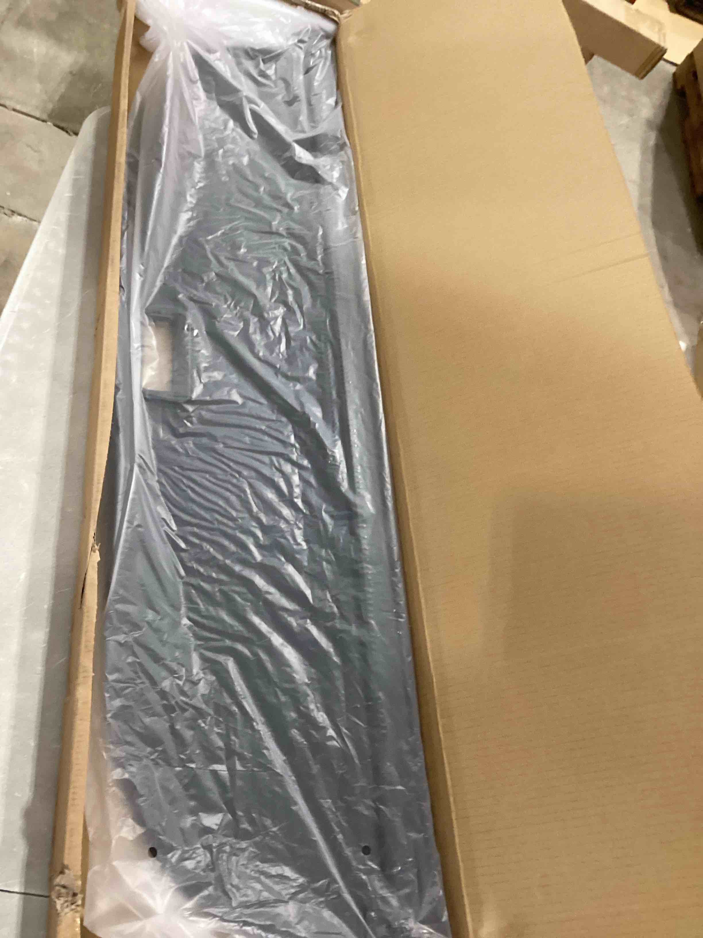 https://s3.amazonaws.com/lotting-images-prod/bidfta/PPE1788257_1740600218342.jpeg