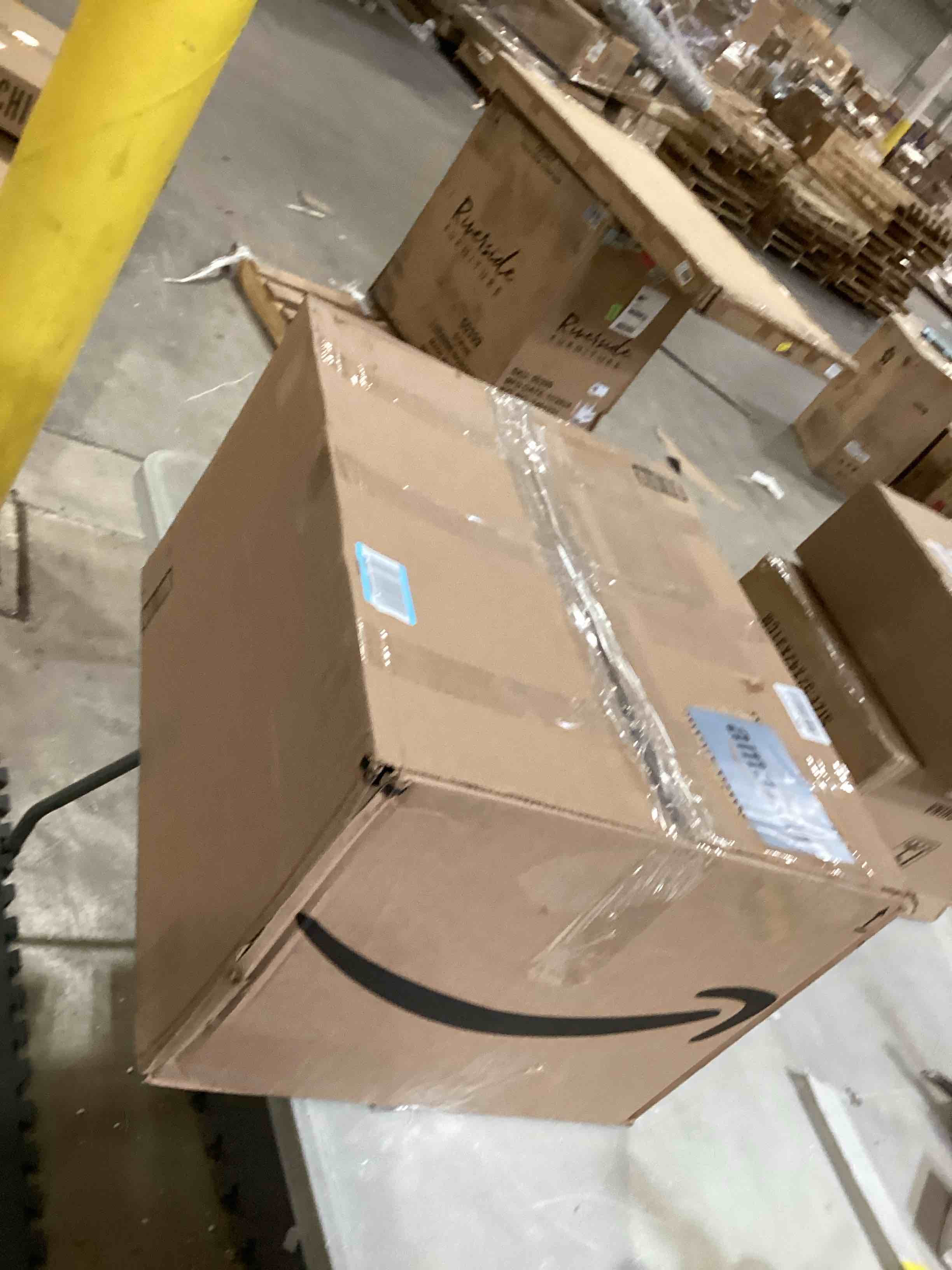 https://s3.amazonaws.com/lotting-images-prod/bidfta/PPE1790477_1742579673962.jpeg