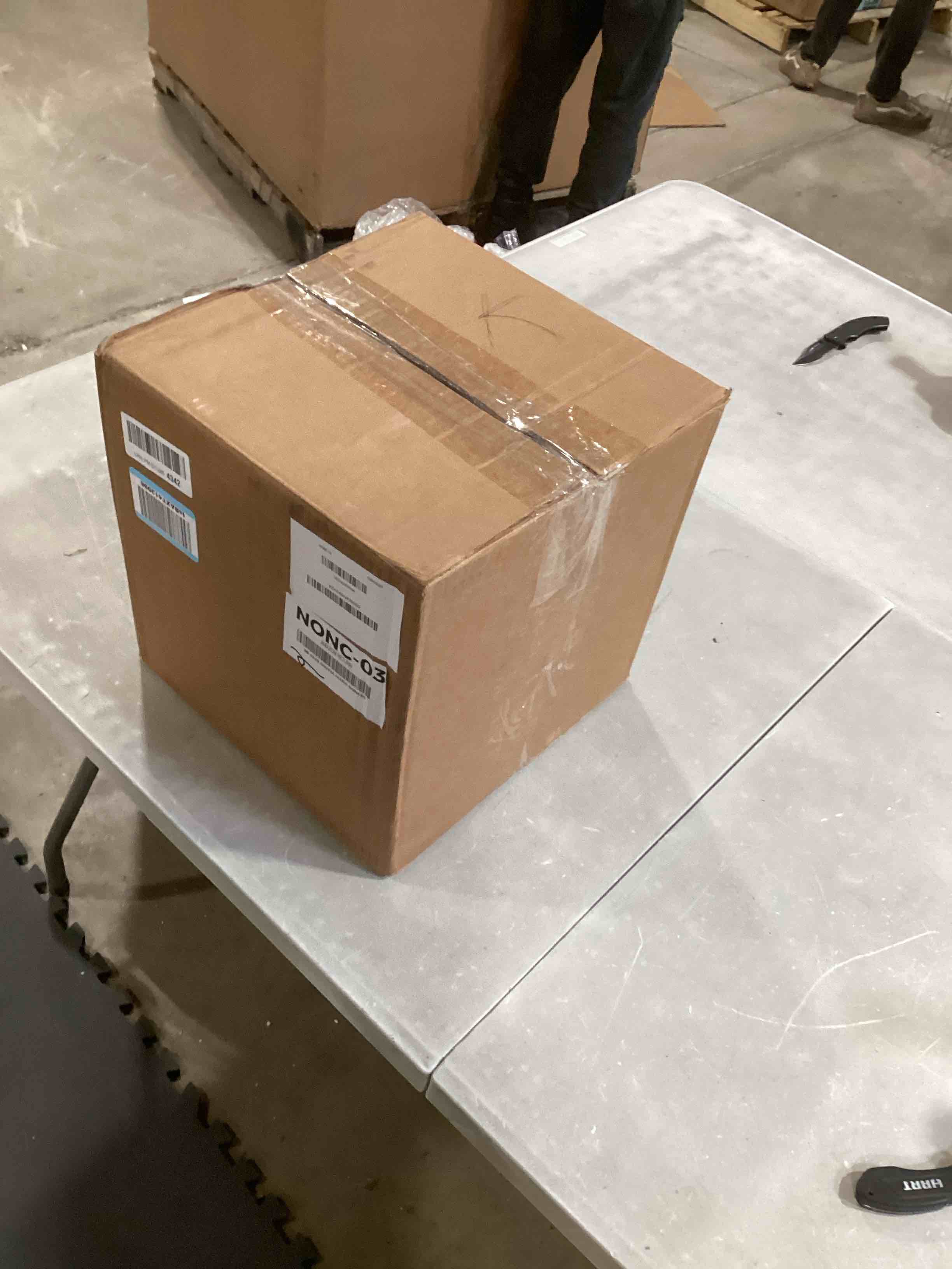 https://s3.amazonaws.com/lotting-images-prod/bidfta/PPE1790723_1742913478897.jpeg