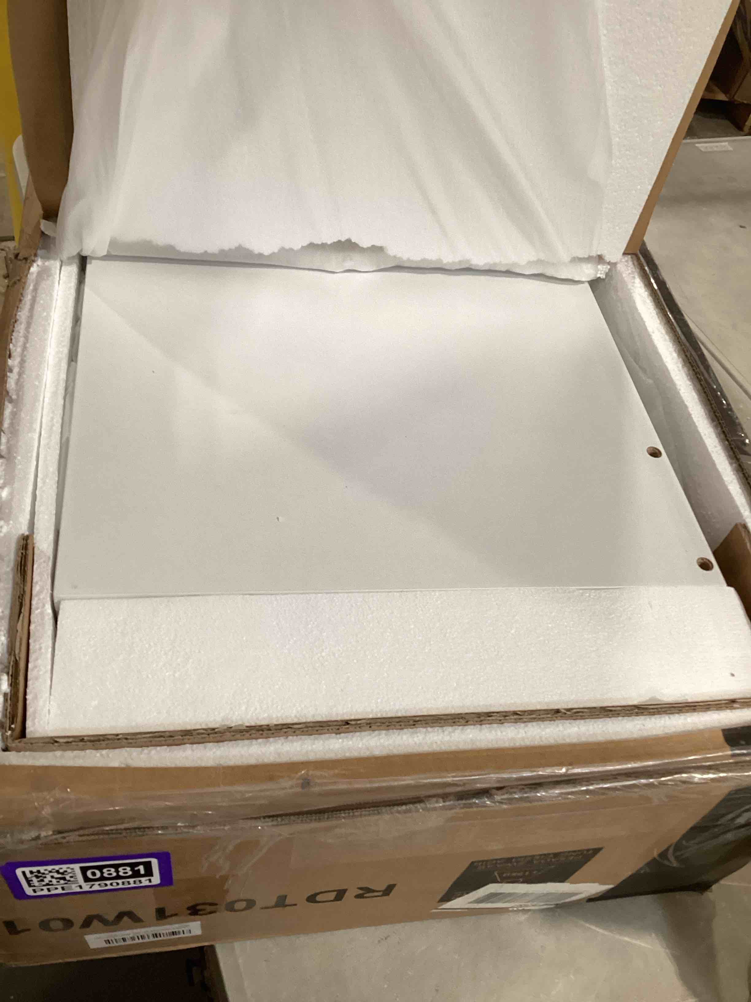 https://s3.amazonaws.com/lotting-images-prod/bidfta/PPE1790881_1743082646518.jpeg