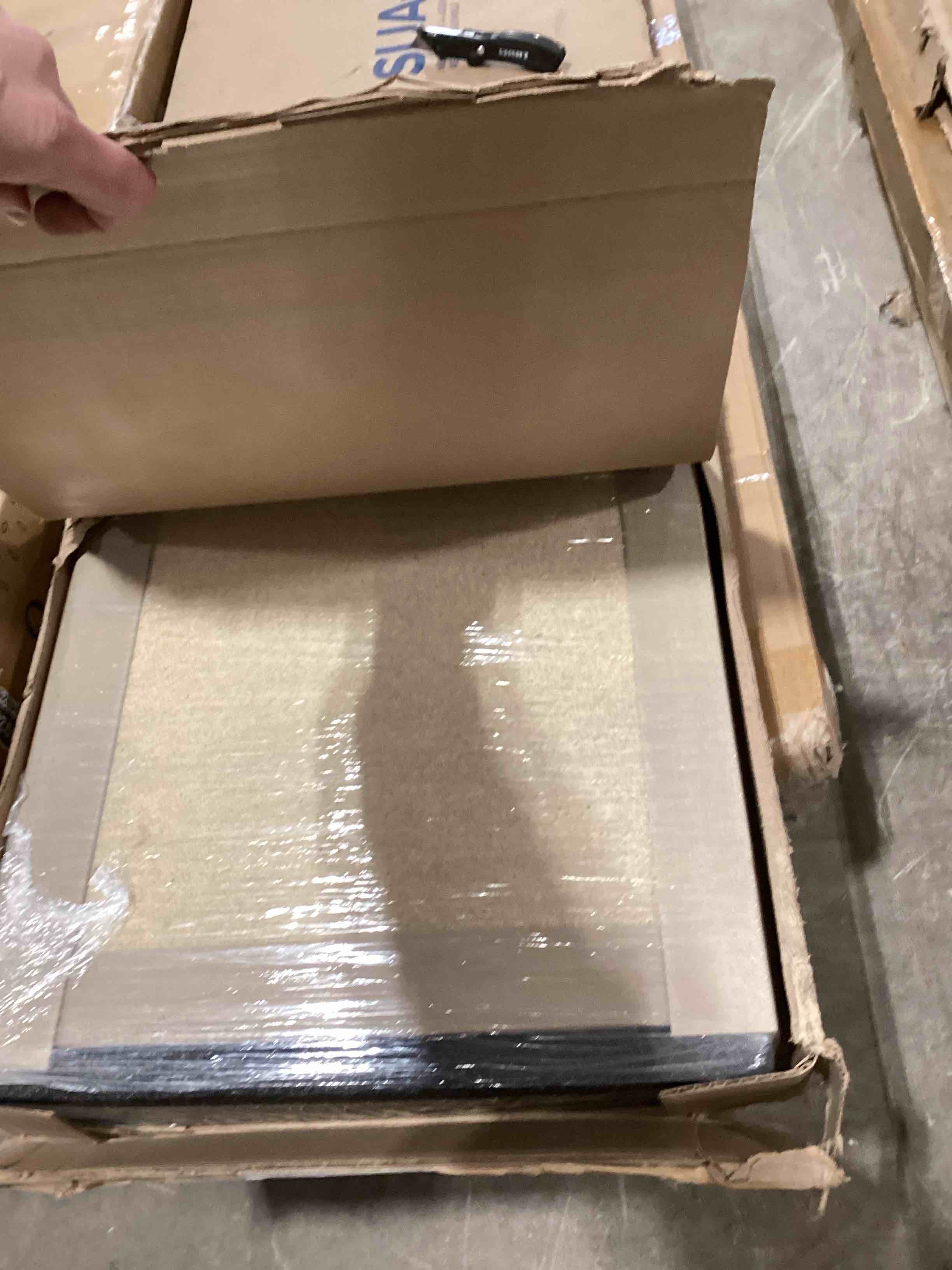 Condition photo showing Good Condition for jacoury queen low profile platform bed