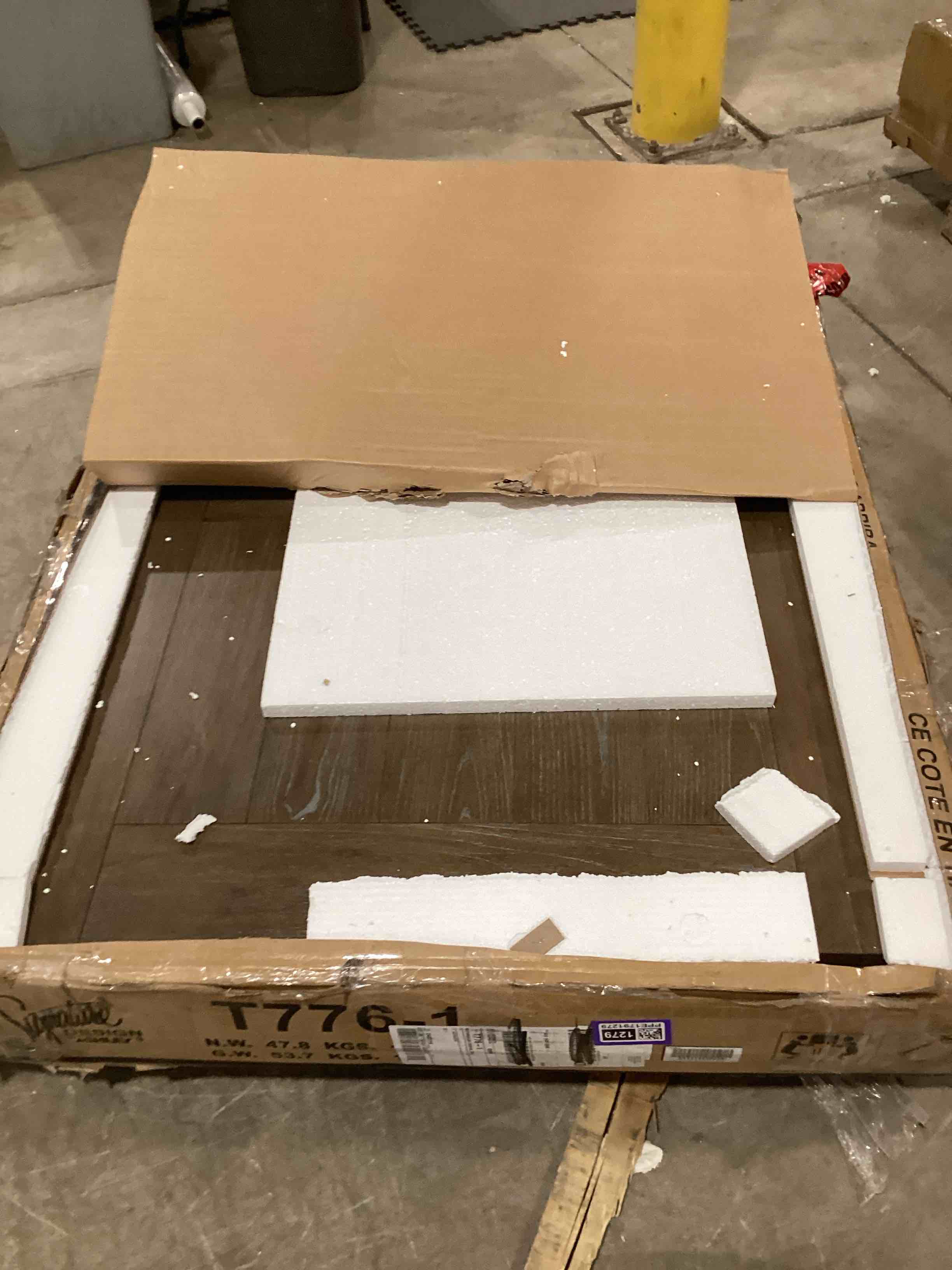 https://s3.amazonaws.com/lotting-images-prod/bidfta/PPE1791279_1743605872621.jpeg