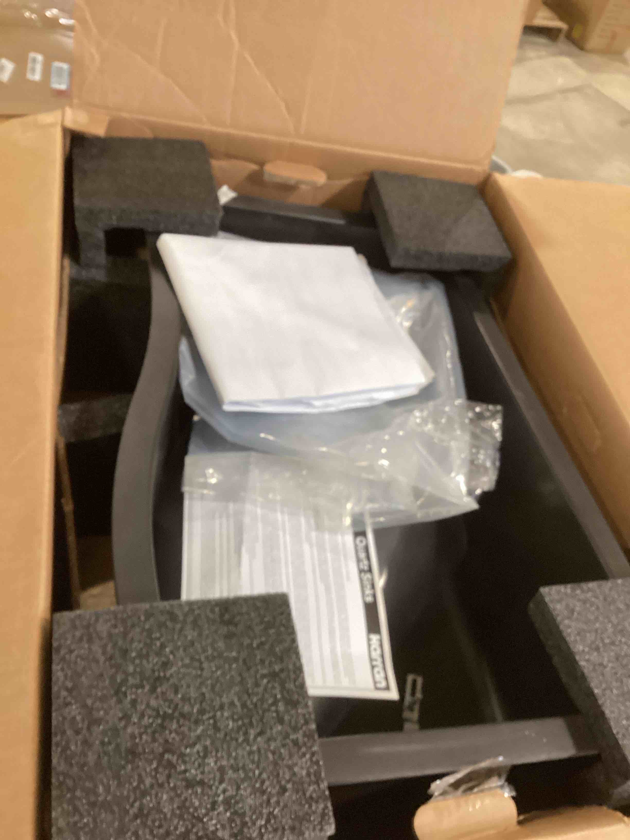 https://s3.amazonaws.com/lotting-images-prod/bidfta/PPE1791796_1744035961773.jpeg