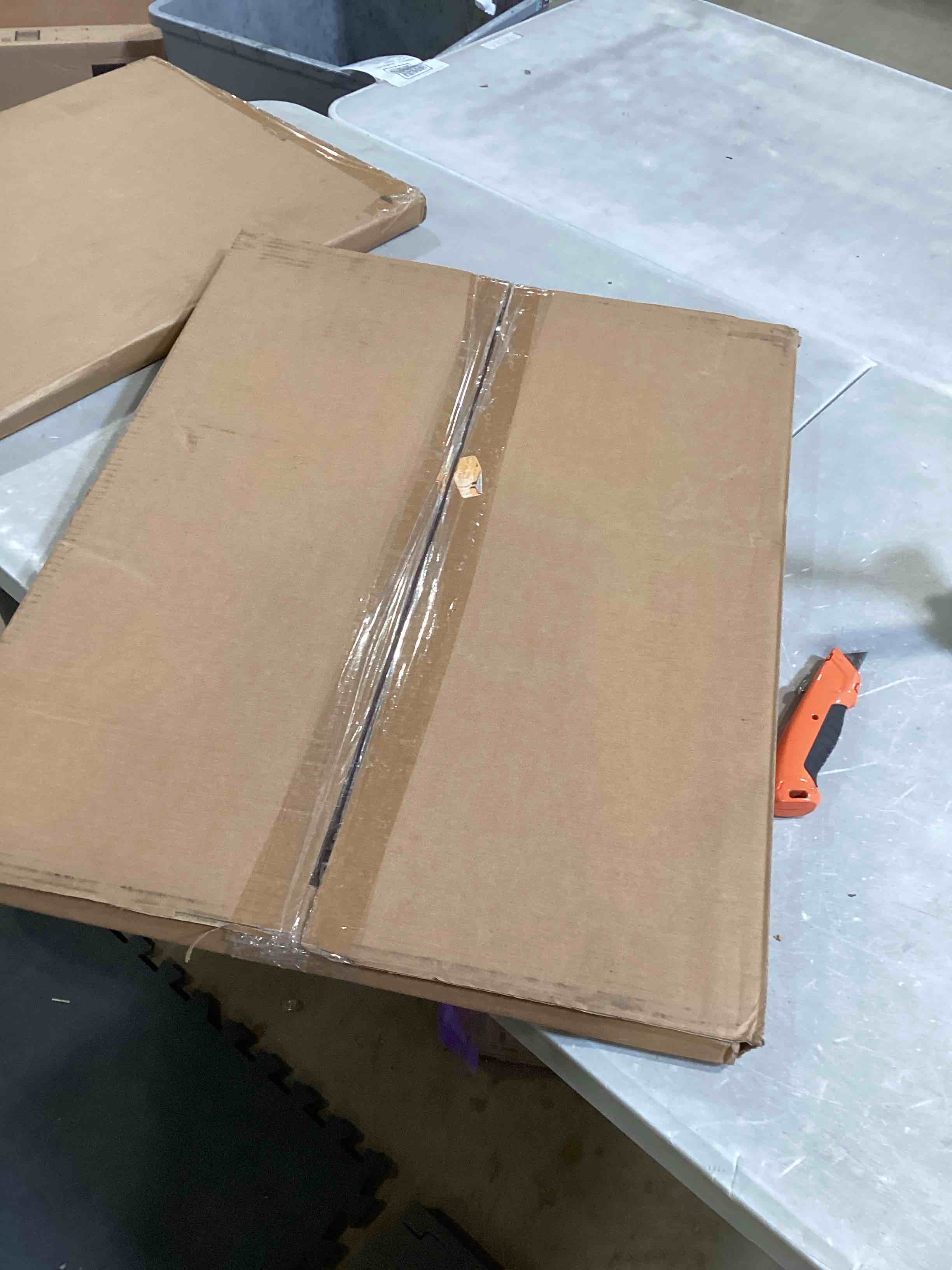 https://s3.amazonaws.com/lotting-images-prod/bidfta/PPE1791849_1744043417690.jpeg