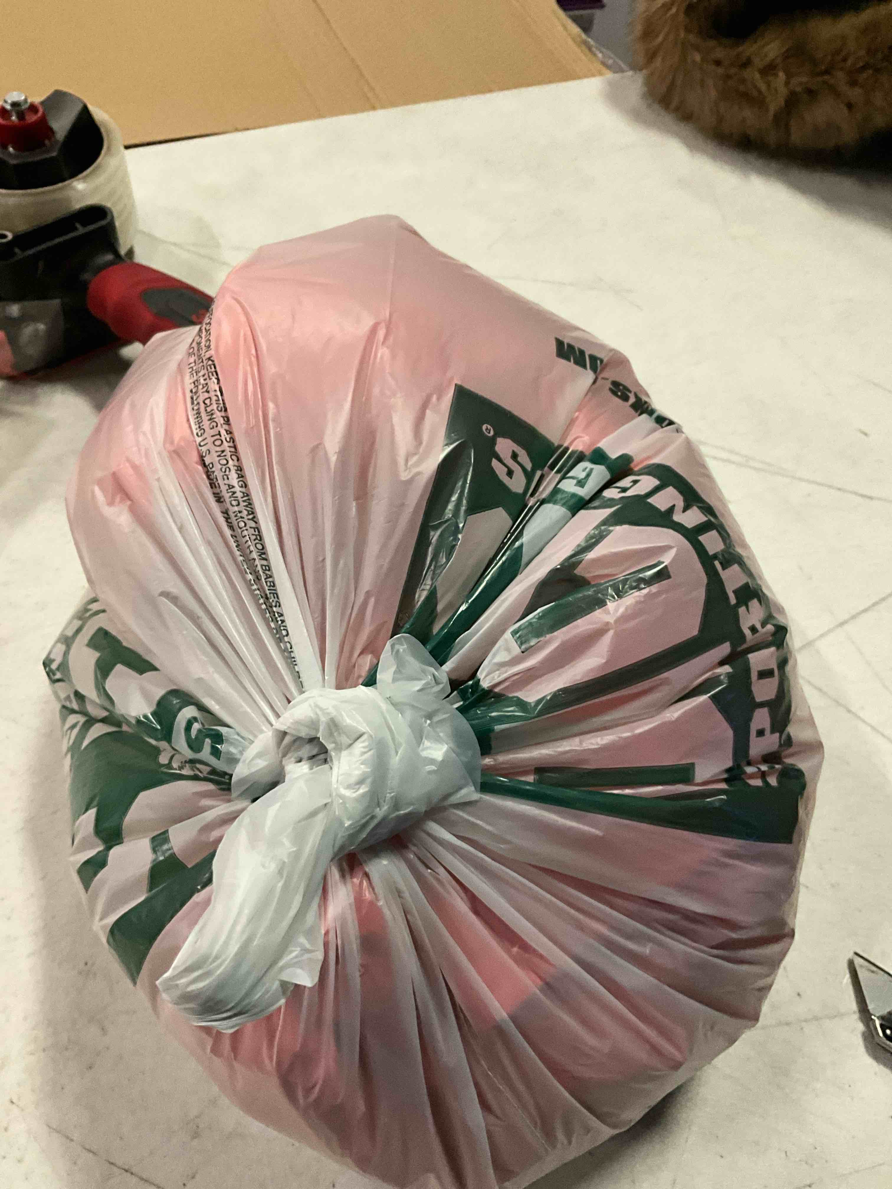 https://s3.amazonaws.com/lotting-images-prod/bidfta/PPE1793610_1752167130491.jpeg