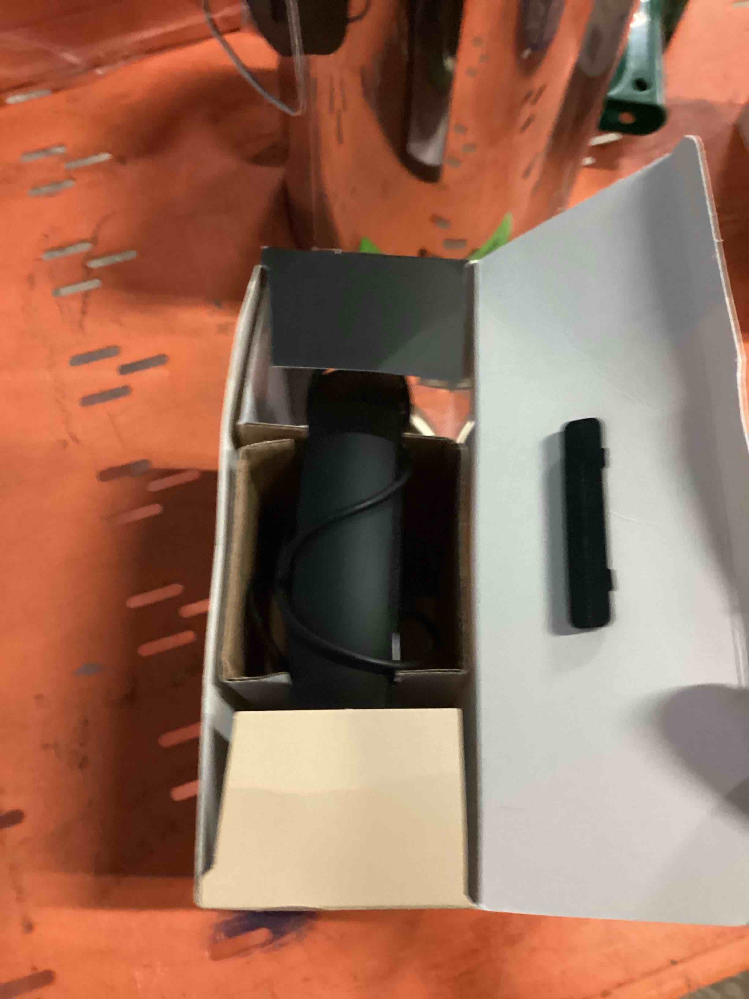 https://s3.amazonaws.com/lotting-images-prod/bidfta/PPE1794165_1755011511469.jpeg