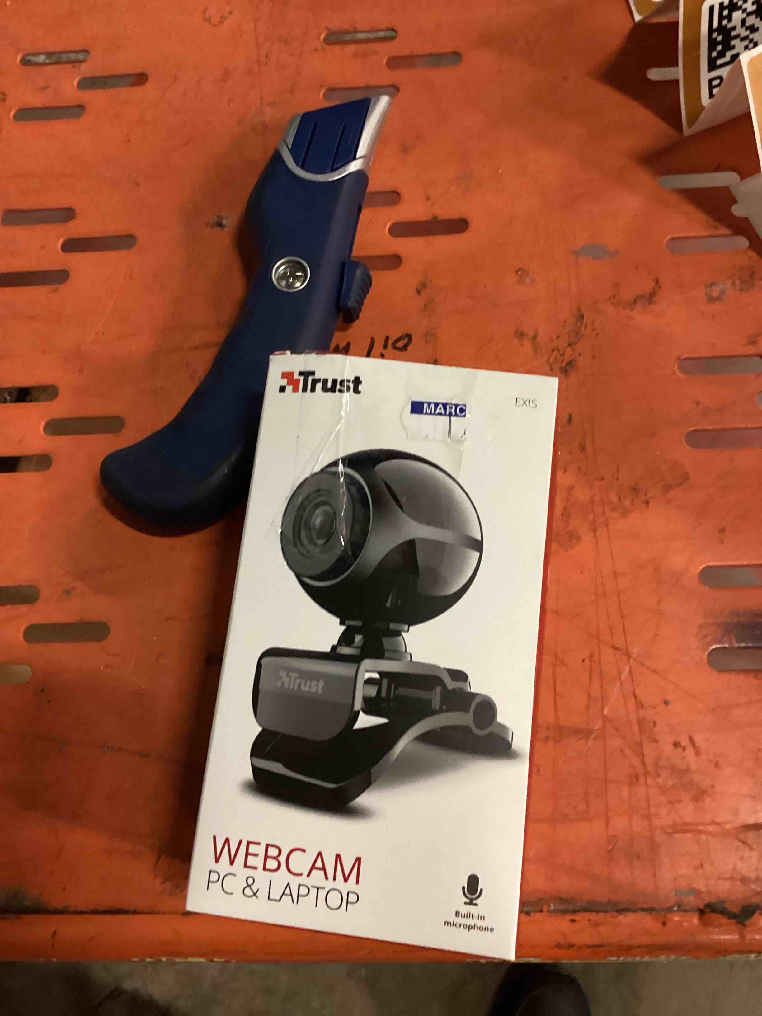 https://s3.amazonaws.com/lotting-images-prod/bidfta/PPE1794168_1755010366347.jpeg