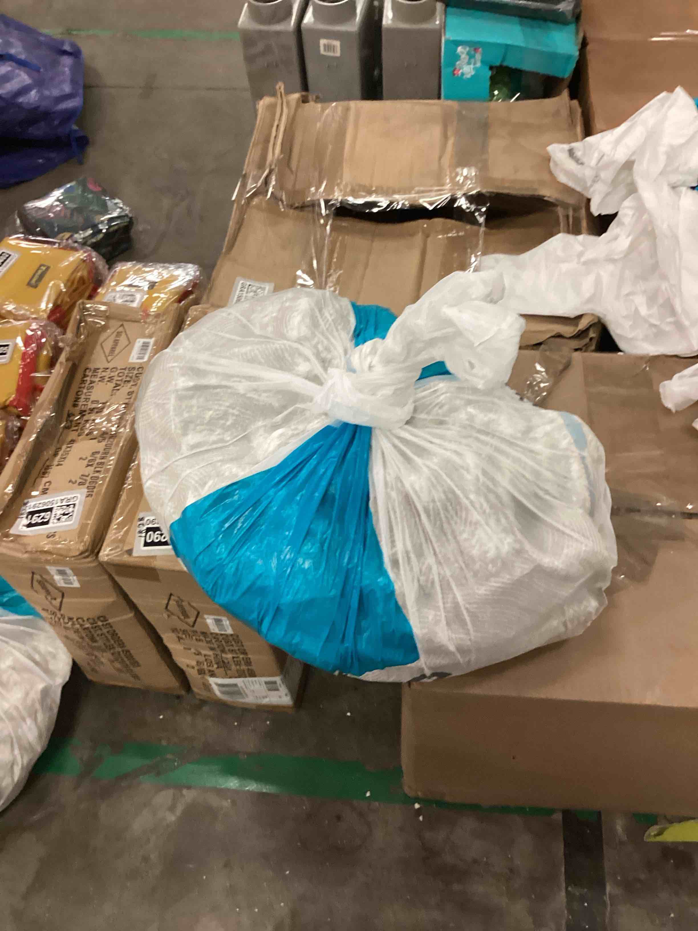 https://s3.amazonaws.com/lotting-images-prod/bidfta/PPE1794207_1755888212653.jpeg