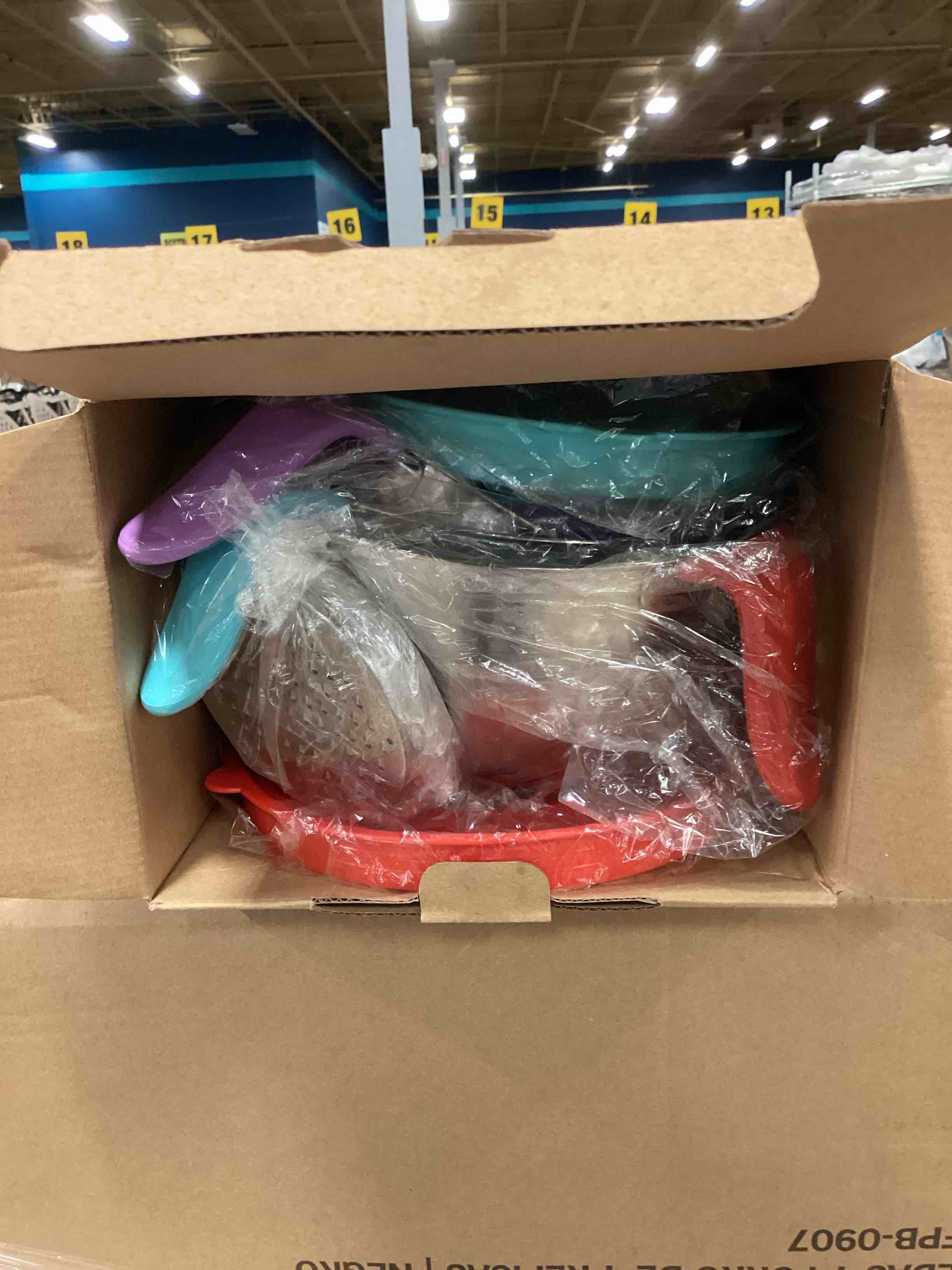 https://s3.amazonaws.com/lotting-images-prod/bidfta/PPE1794677_1756138482812.jpeg