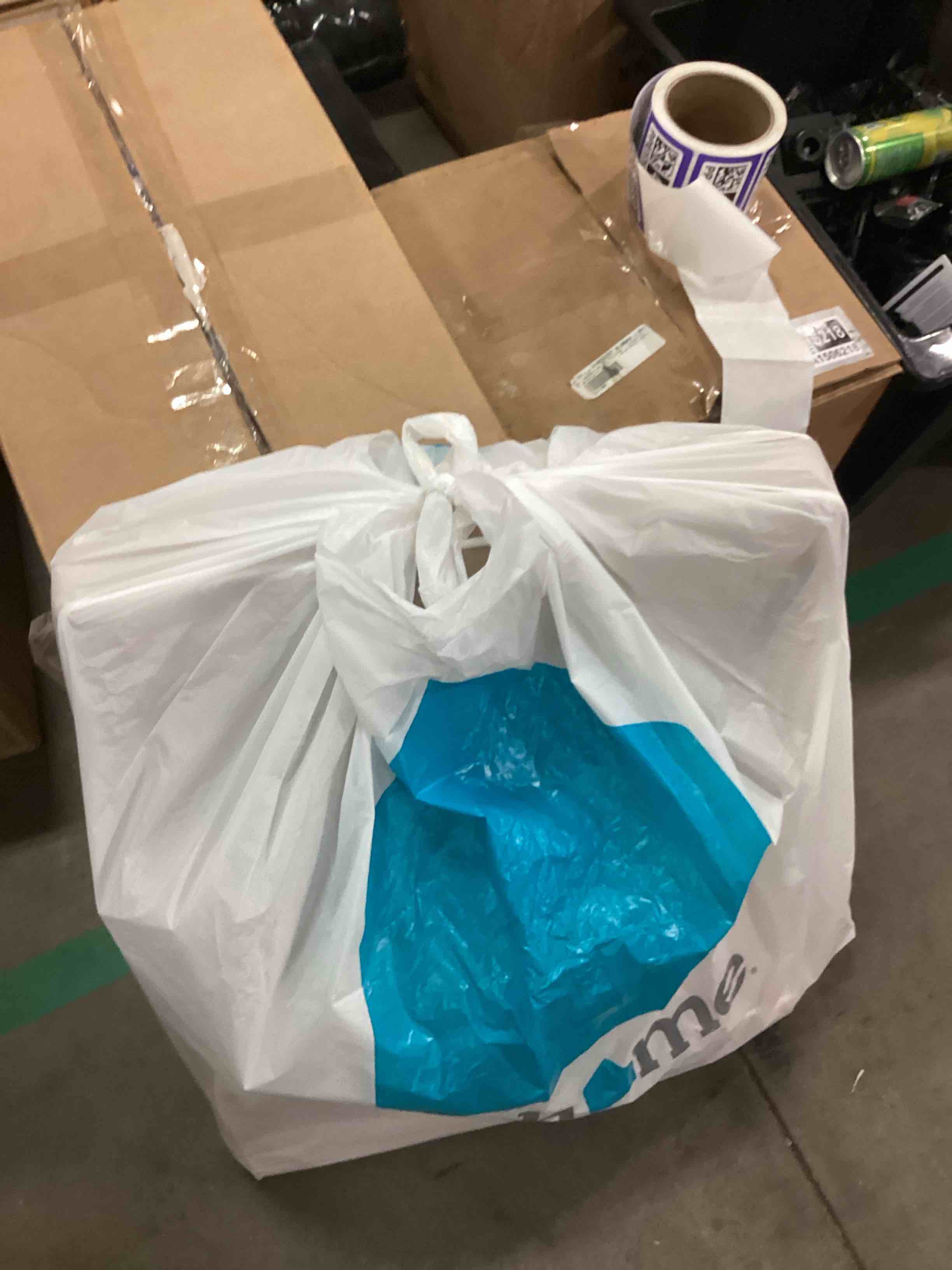 https://s3.amazonaws.com/lotting-images-prod/bidfta/PPE1794683_1756140476045.jpeg