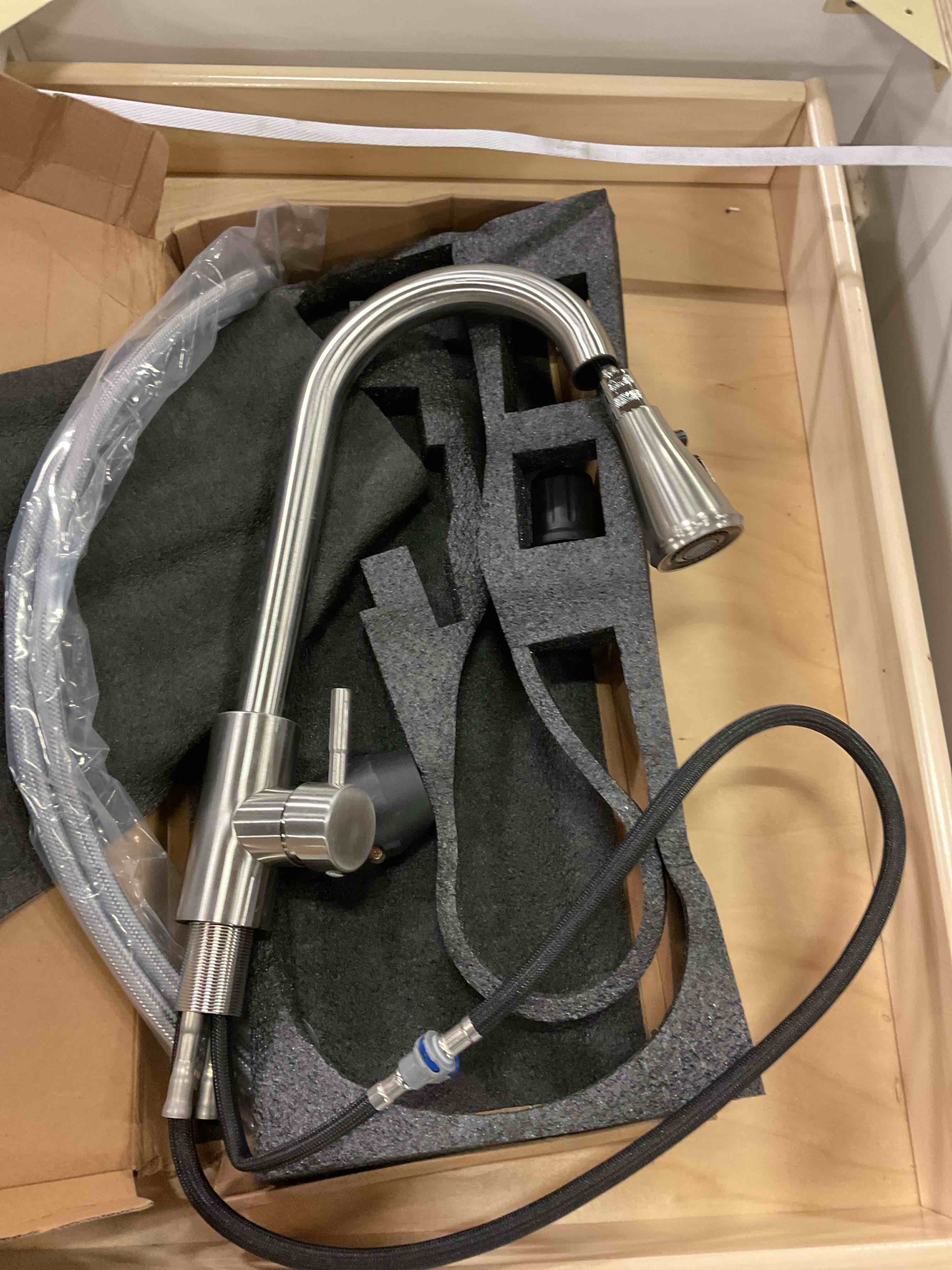 https://s3.amazonaws.com/lotting-images-prod/bidfta/PPE1798384_1750868070751.jpeg