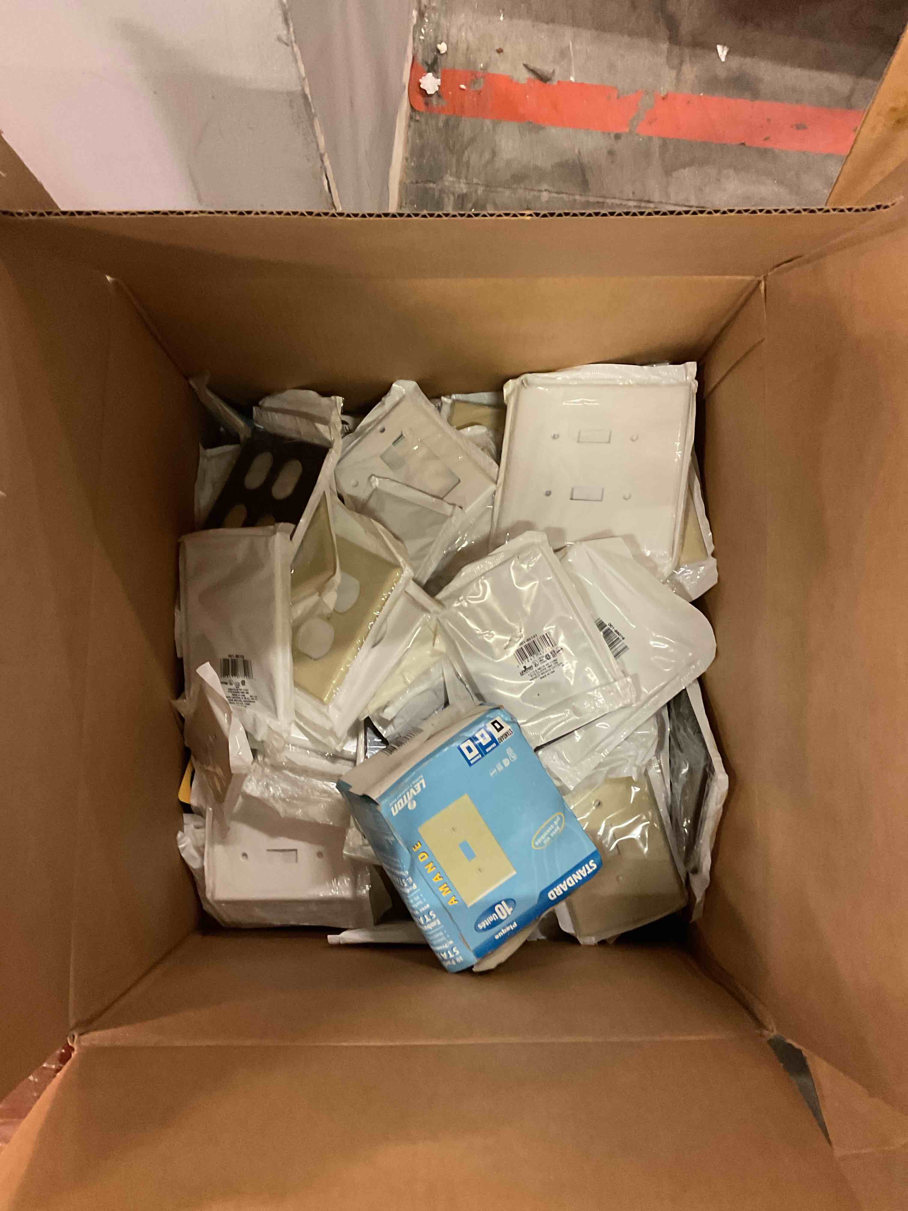 https://s3.amazonaws.com/lotting-images-prod/bidfta/PPE1798673_1751643312111.jpeg