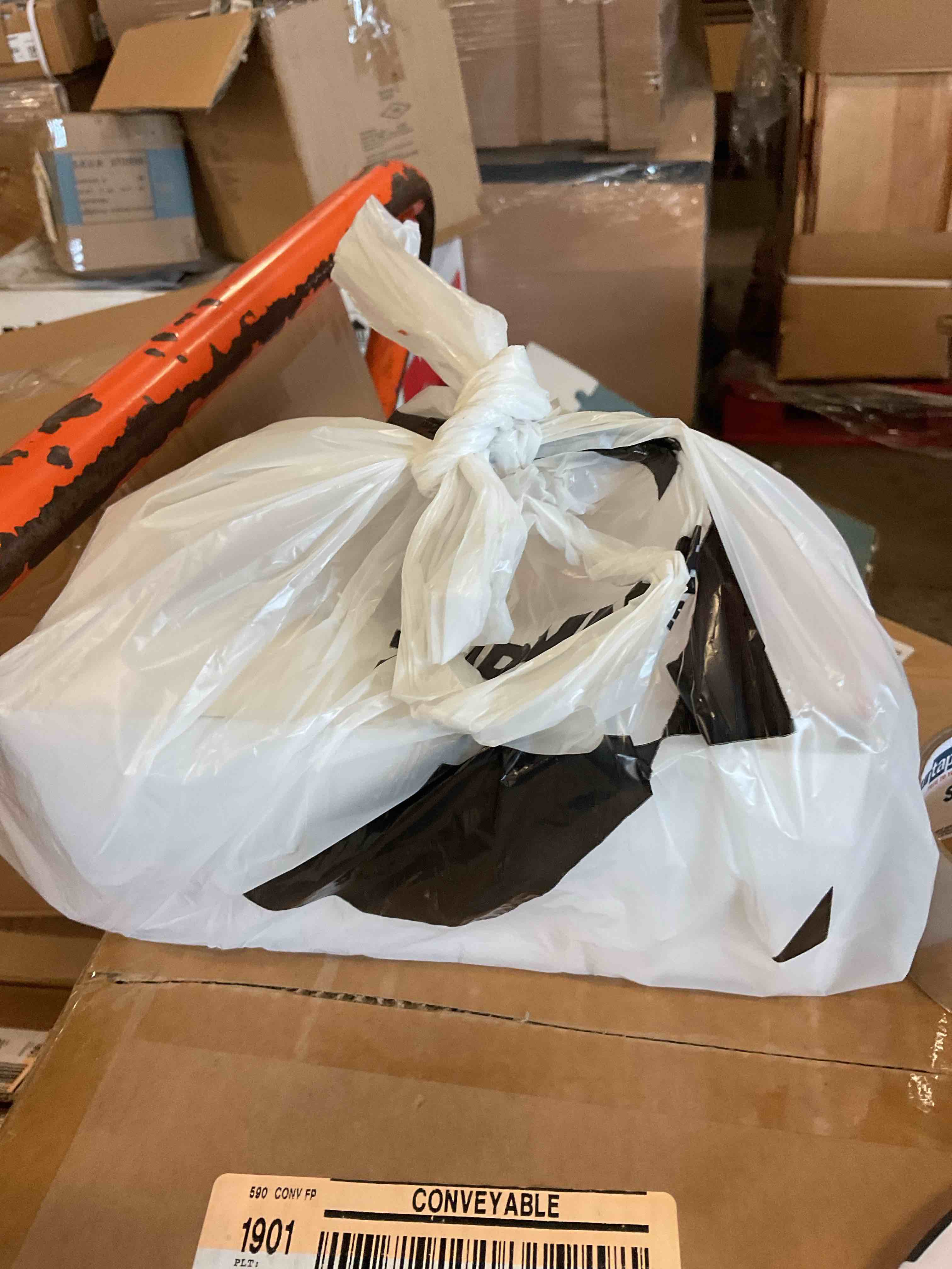 https://s3.amazonaws.com/lotting-images-prod/bidfta/PPE1798833_1751985007614.jpeg