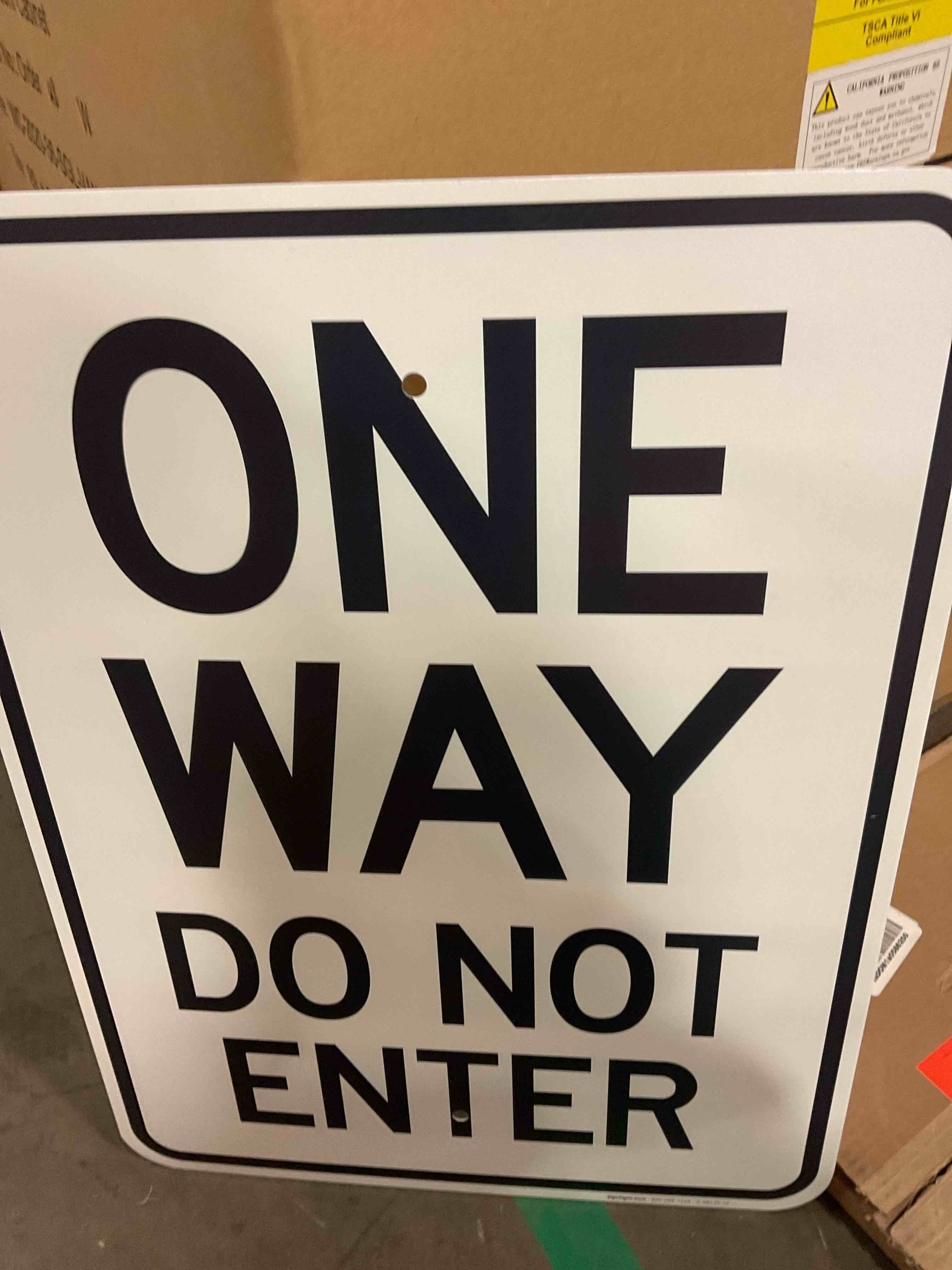 https://s3.amazonaws.com/lotting-images-prod/bidfta/PPE1799122_1752773484939.jpeg