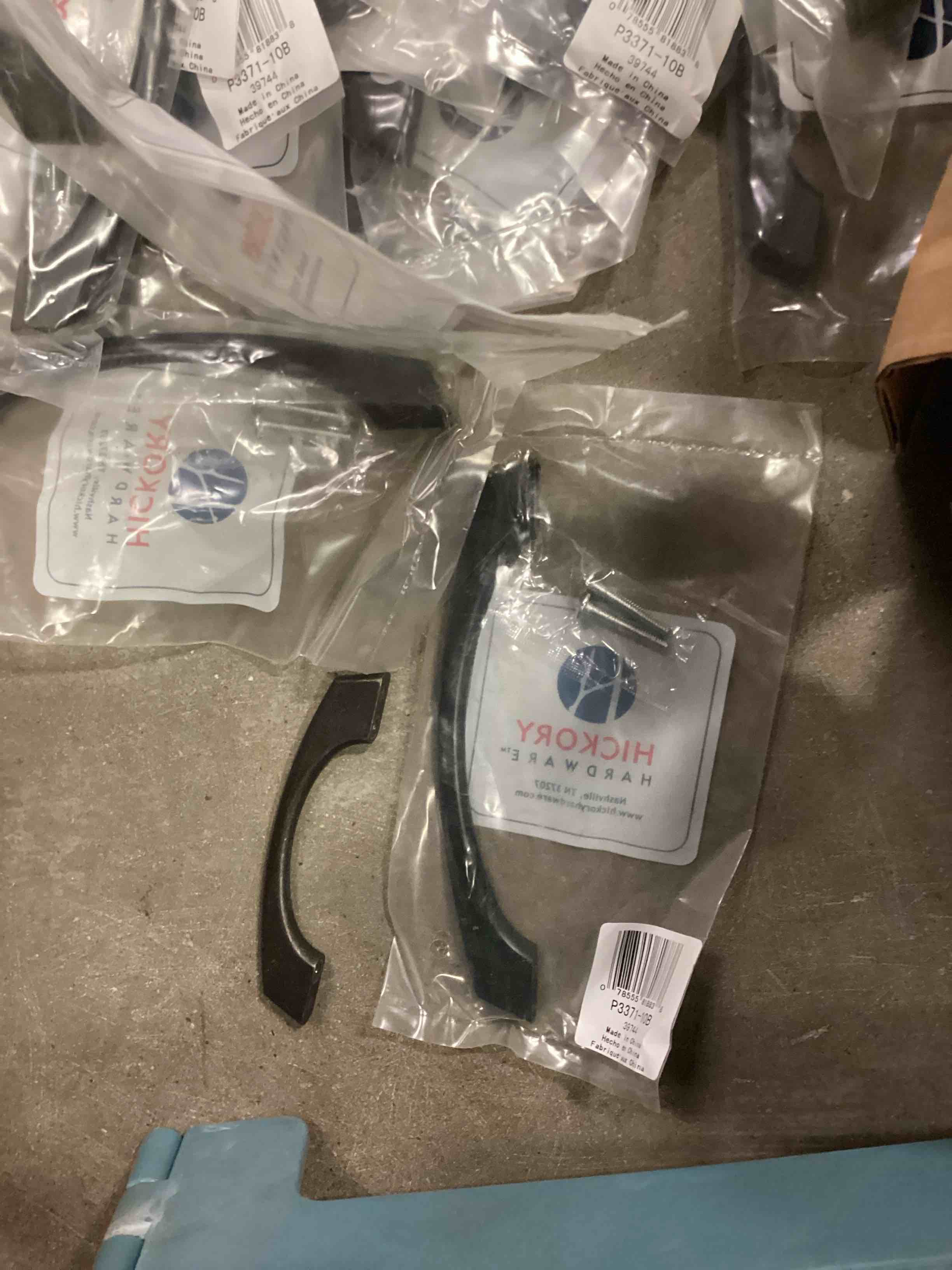 https://s3.amazonaws.com/lotting-images-prod/bidfta/PPE1799347_1754591609213.jpeg