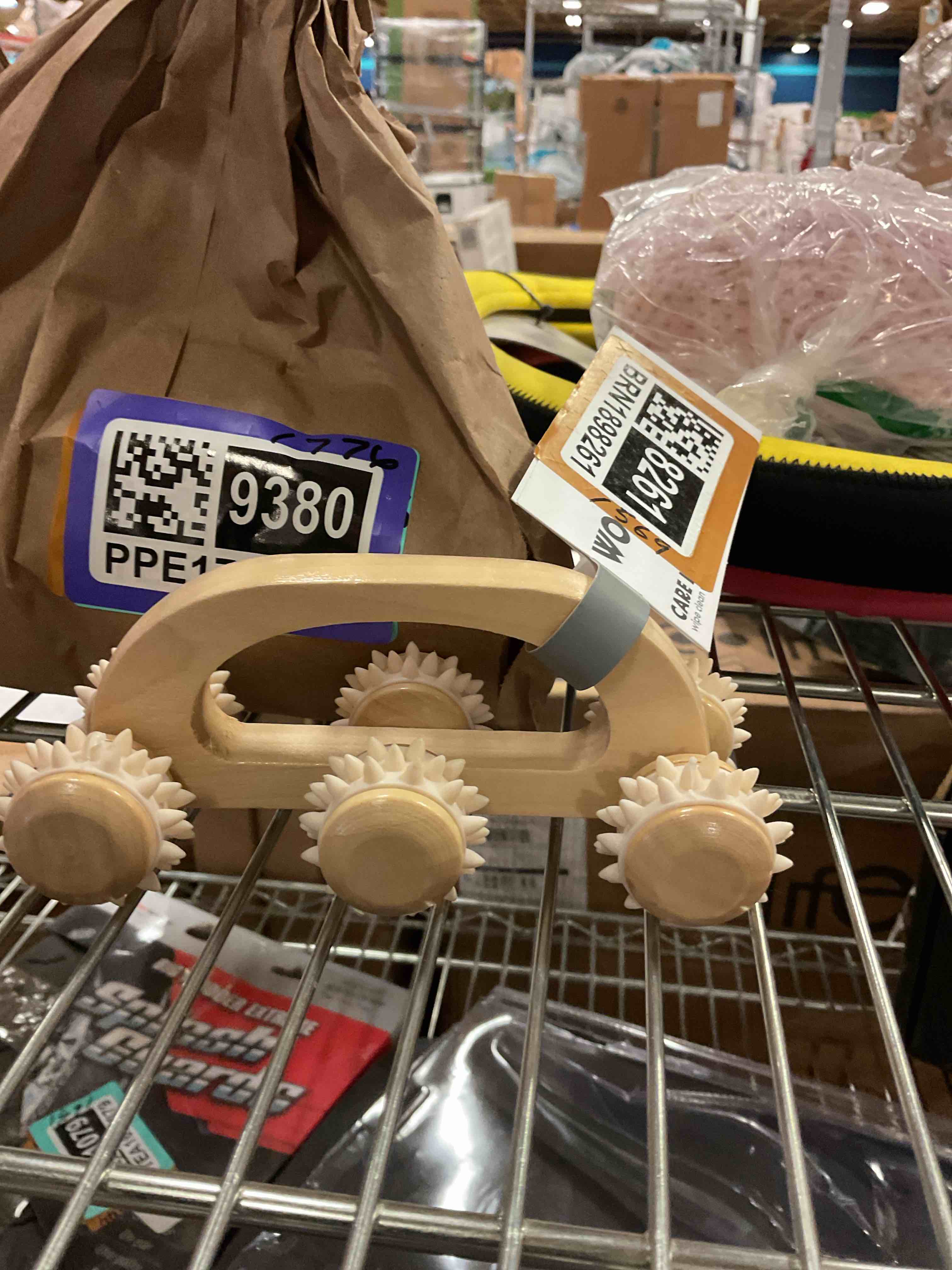 https://s3.amazonaws.com/lotting-images-prod/bidfta/PPE1799382_1754930274332.jpeg