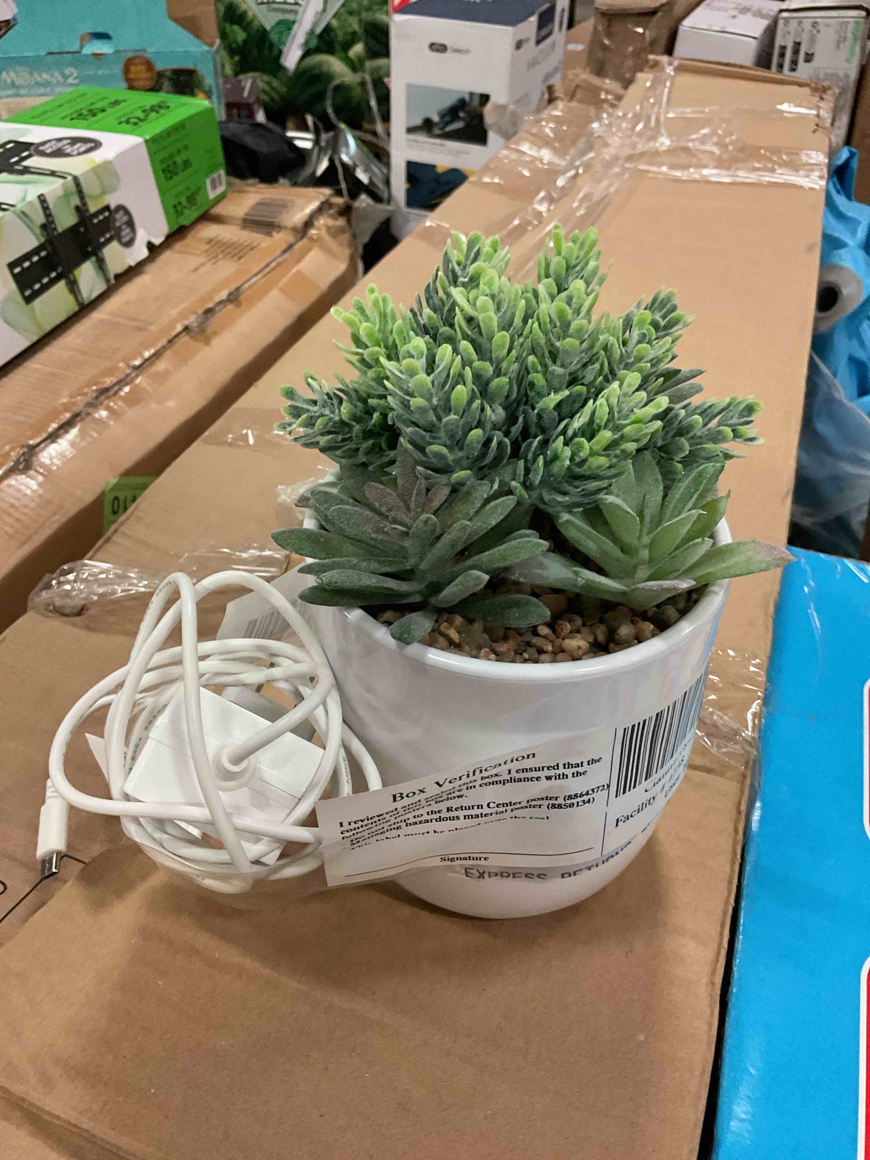 https://s3.amazonaws.com/lotting-images-prod/bidfta/PPE1799457_1755009026179.jpeg