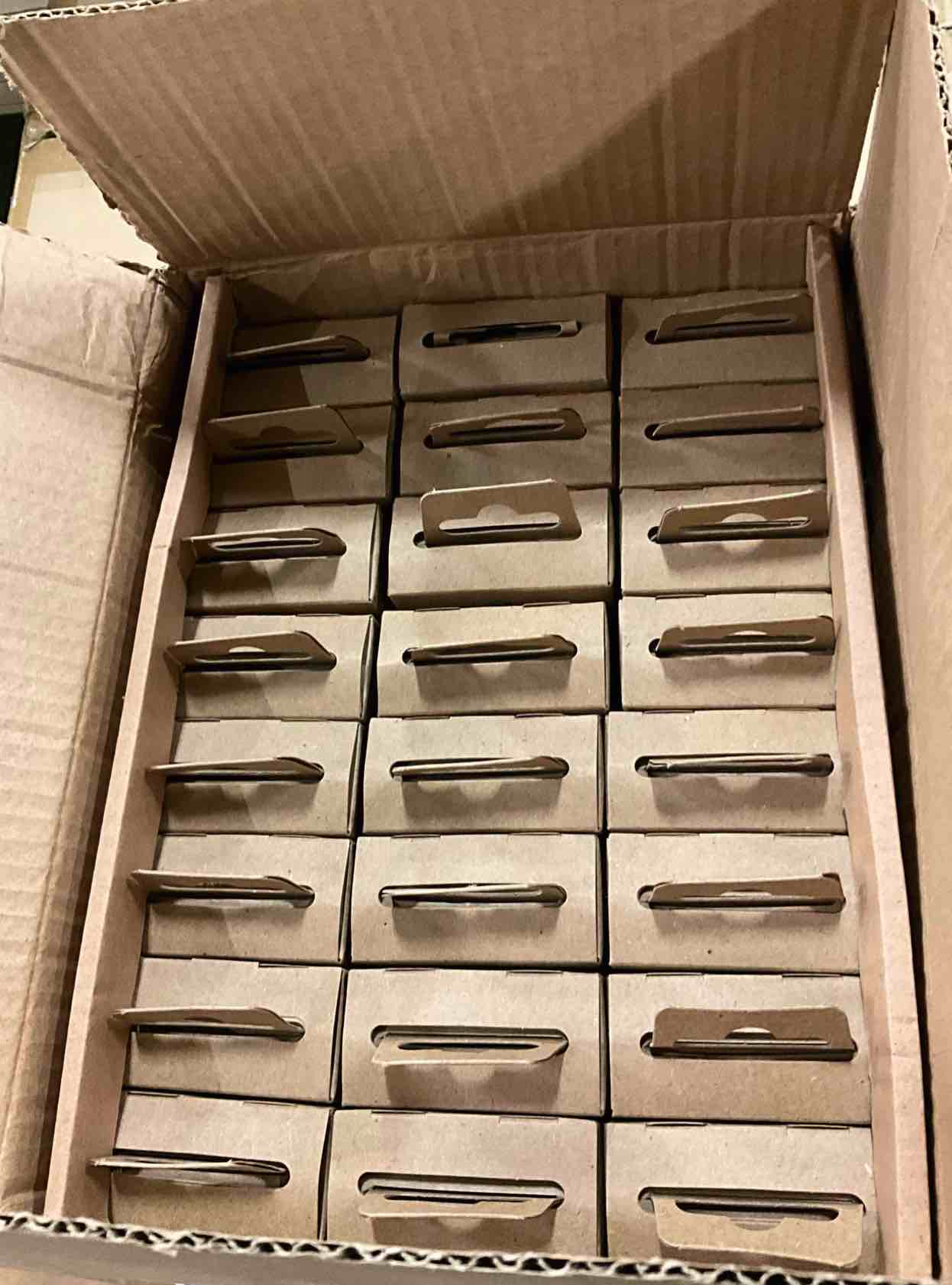 https://s3.amazonaws.com/lotting-images-prod/bidfta/PPE1799664_1755287170921.jpeg
