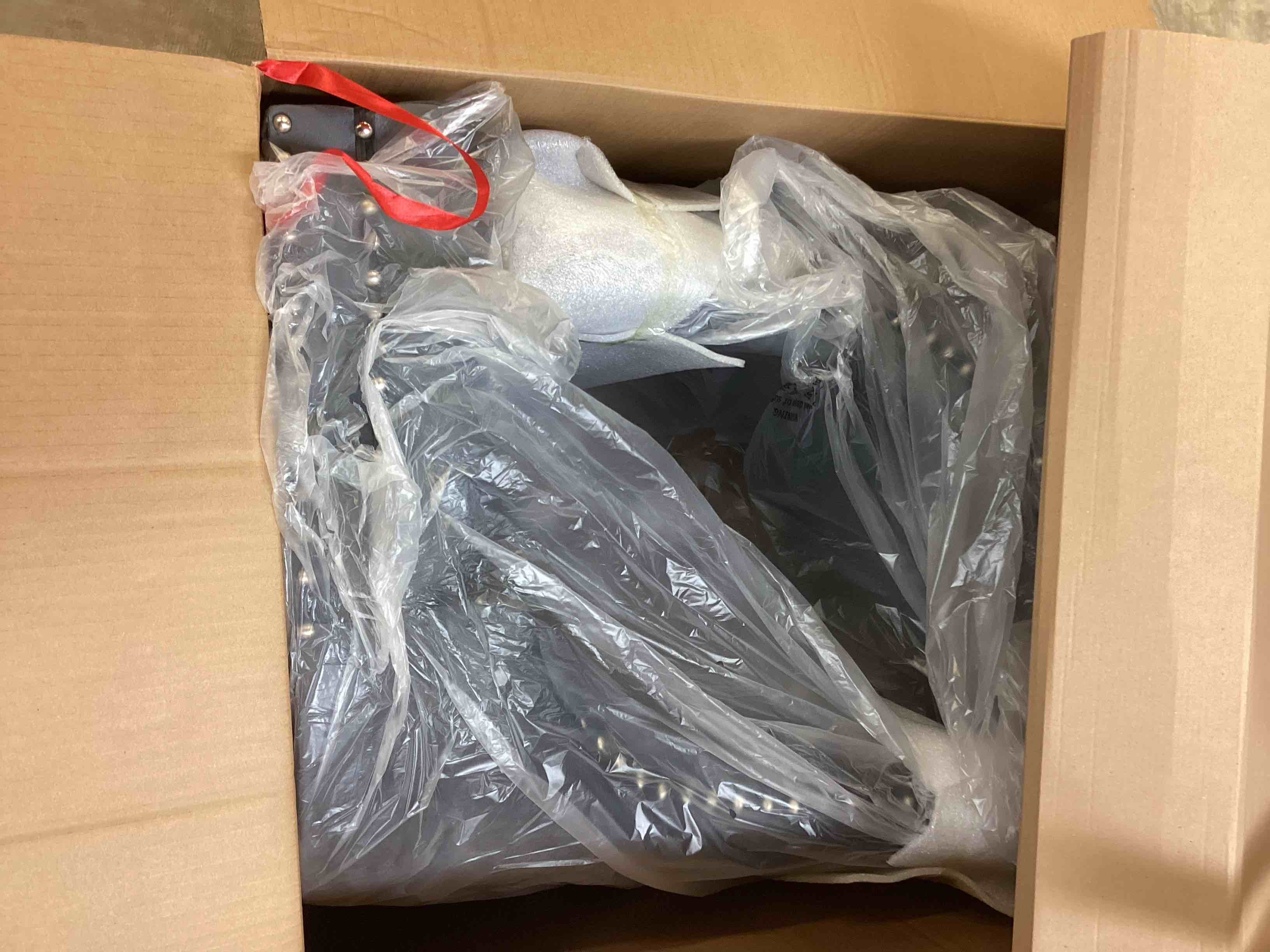 https://s3.amazonaws.com/lotting-images-prod/bidfta/PPE1800009_1759863582710.jpeg