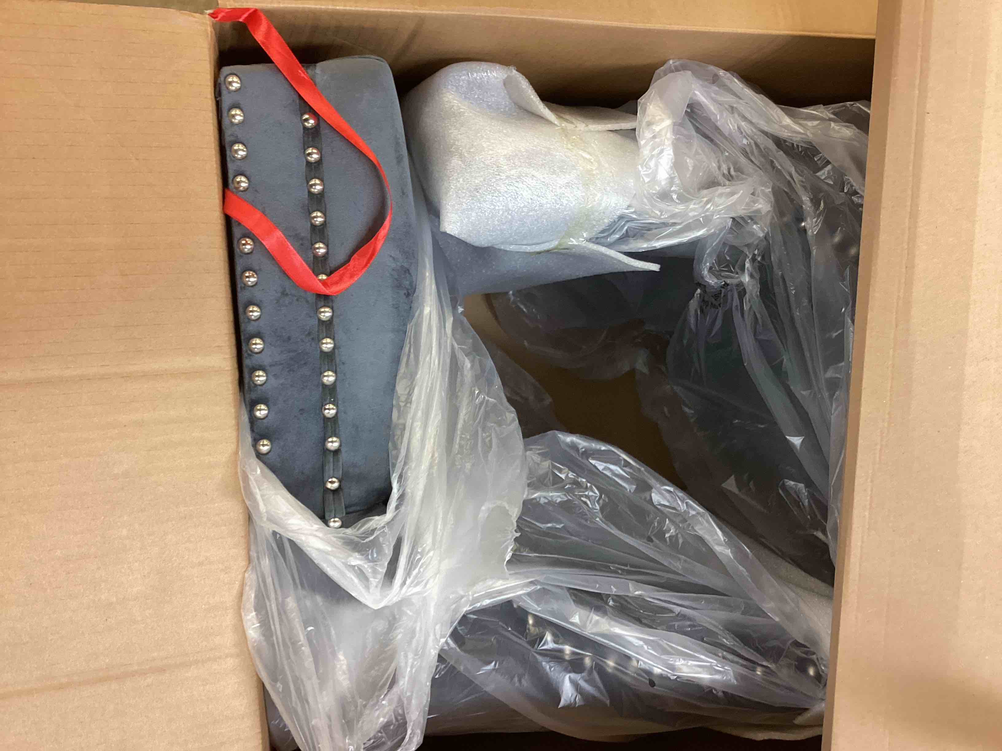 https://s3.amazonaws.com/lotting-images-prod/bidfta/PPE1800009_1759863587941.jpeg