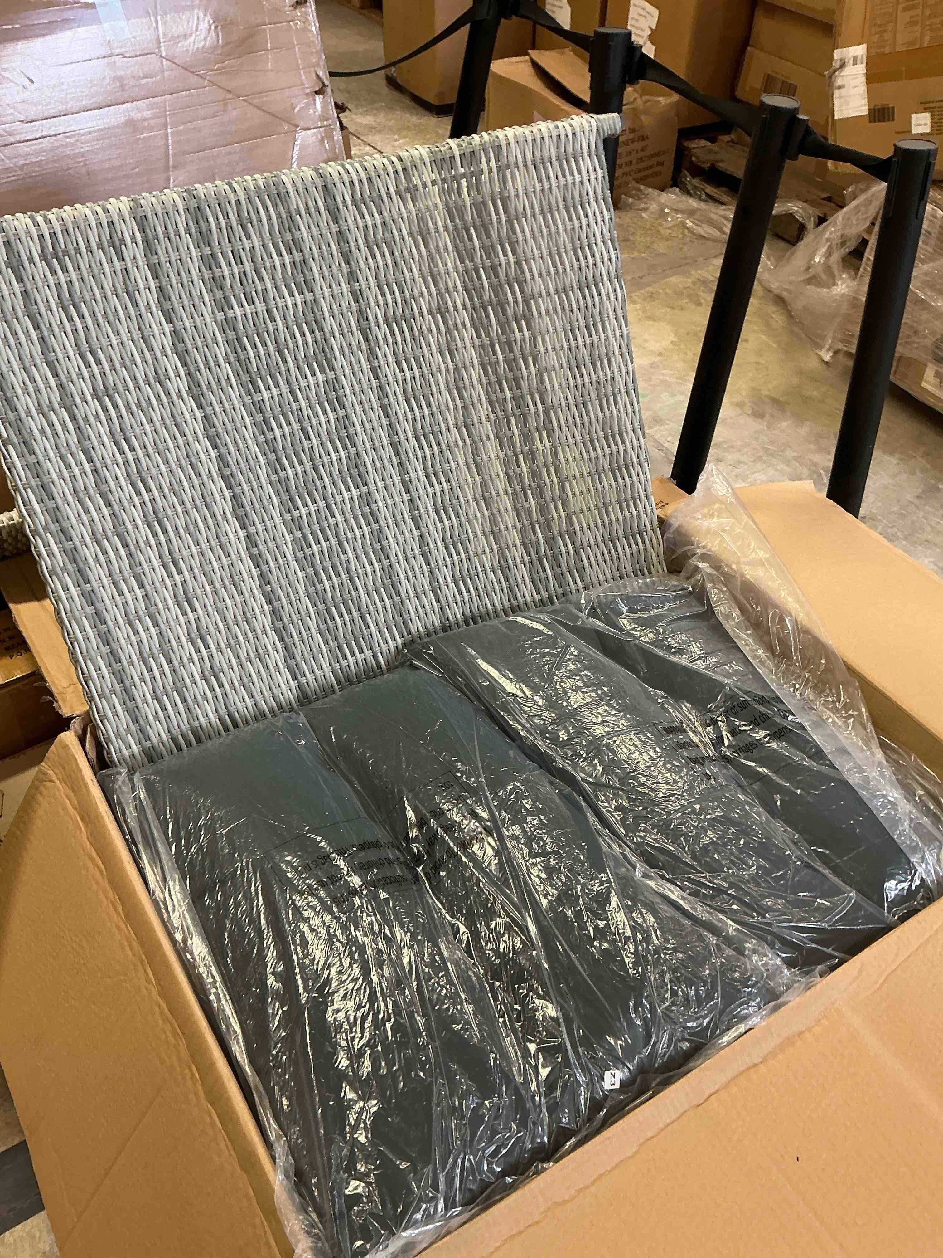 https://s3.amazonaws.com/lotting-images-prod/bidfta/PPE1800115_1760377571497.jpeg