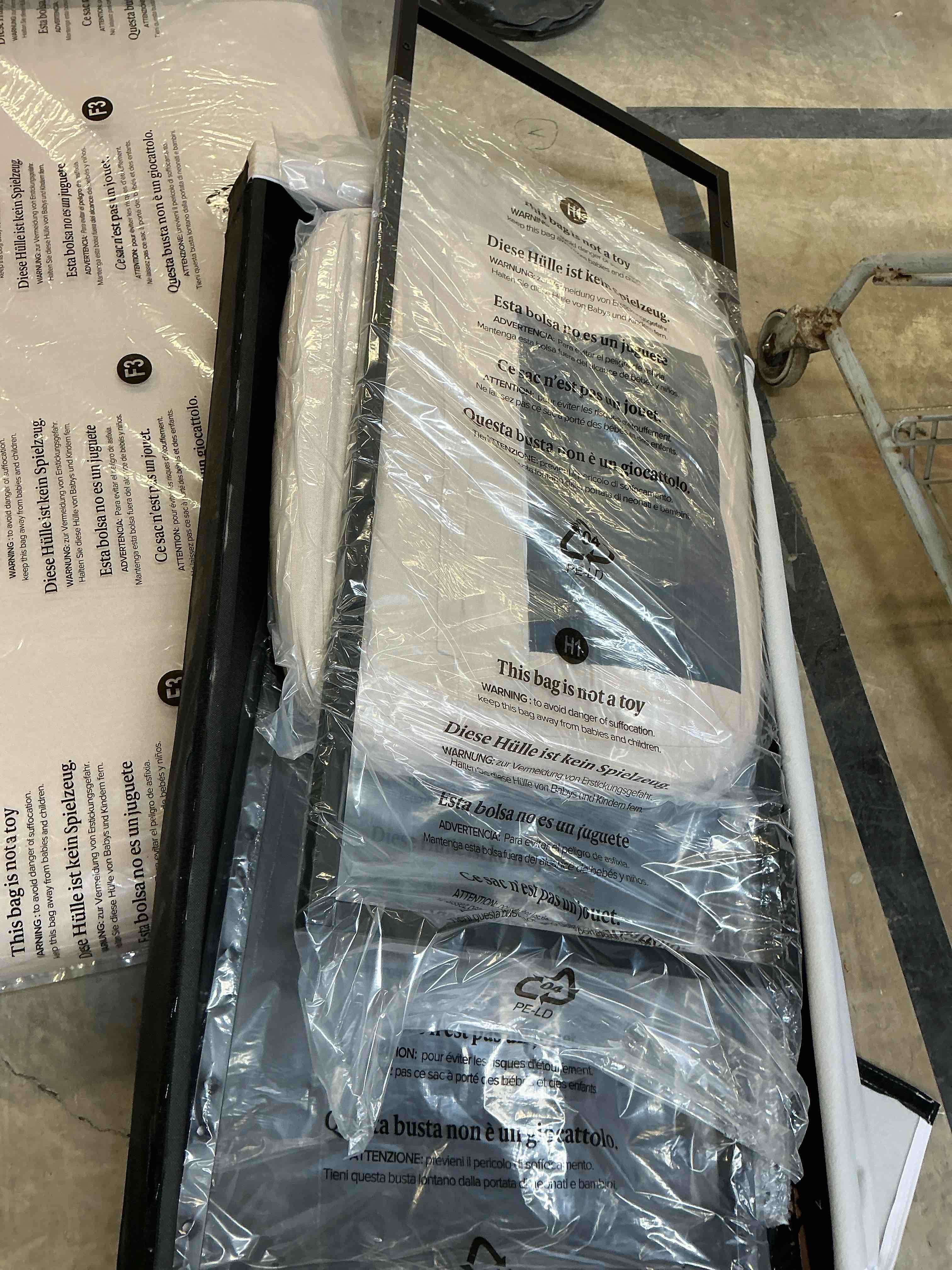https://s3.amazonaws.com/lotting-images-prod/bidfta/PPE1800131_1760366125368.jpeg