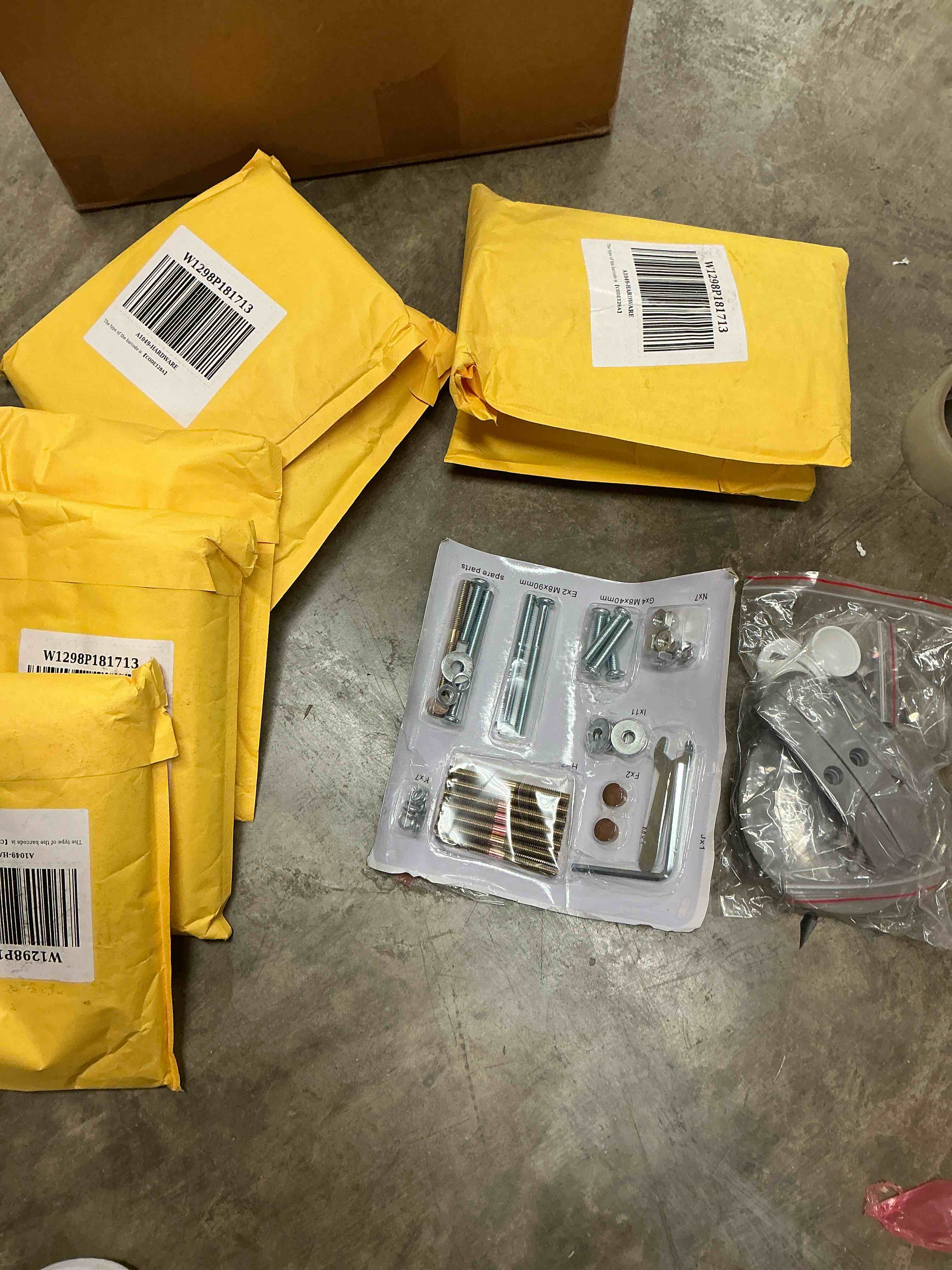 assorted of Screws (13 set ) 
