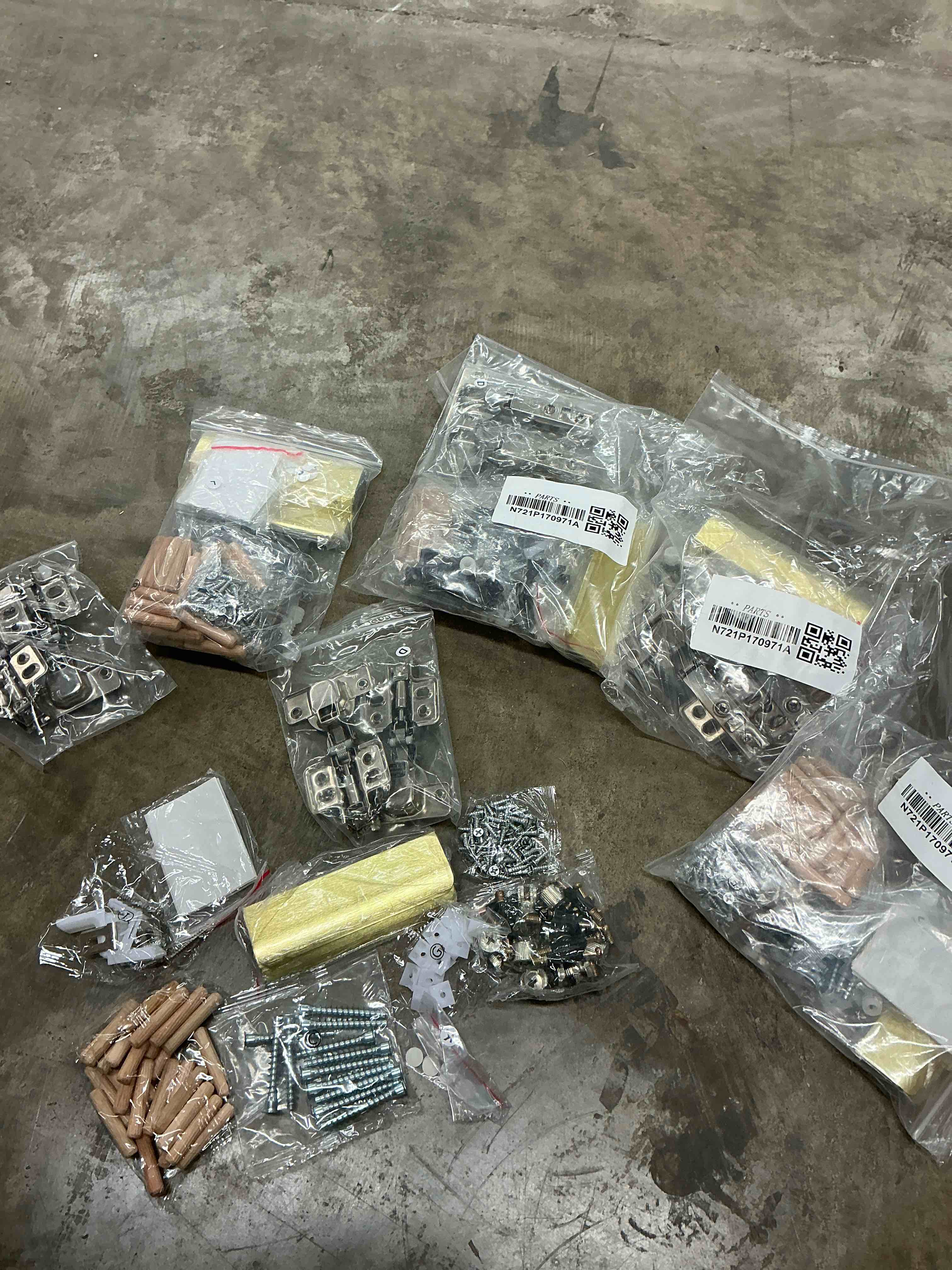 https://s3.amazonaws.com/lotting-images-prod/bidfta/PPE1800185_1760451171270.jpeg