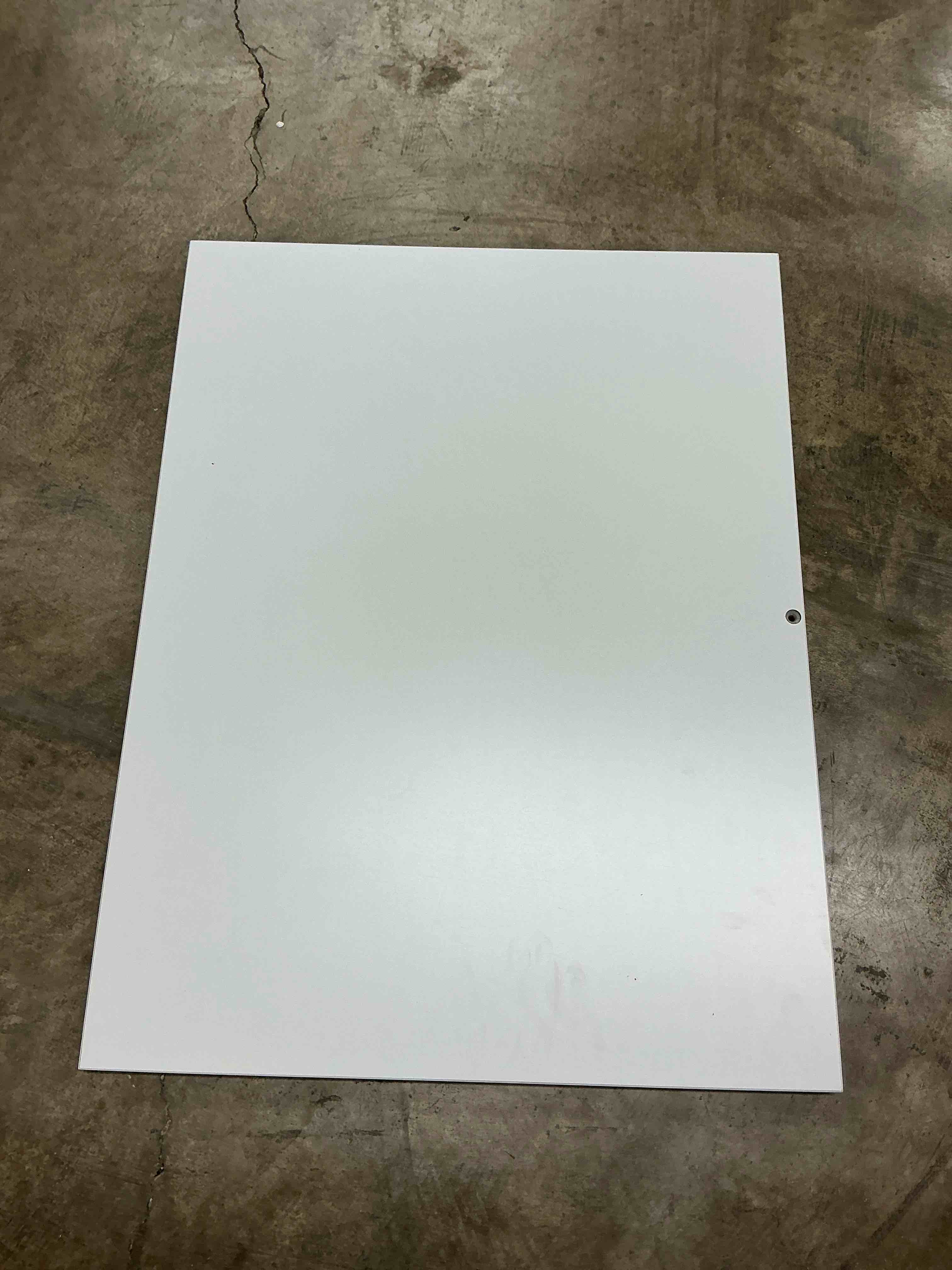 https://s3.amazonaws.com/lotting-images-prod/bidfta/PPE1800188_1760450072998.jpeg
