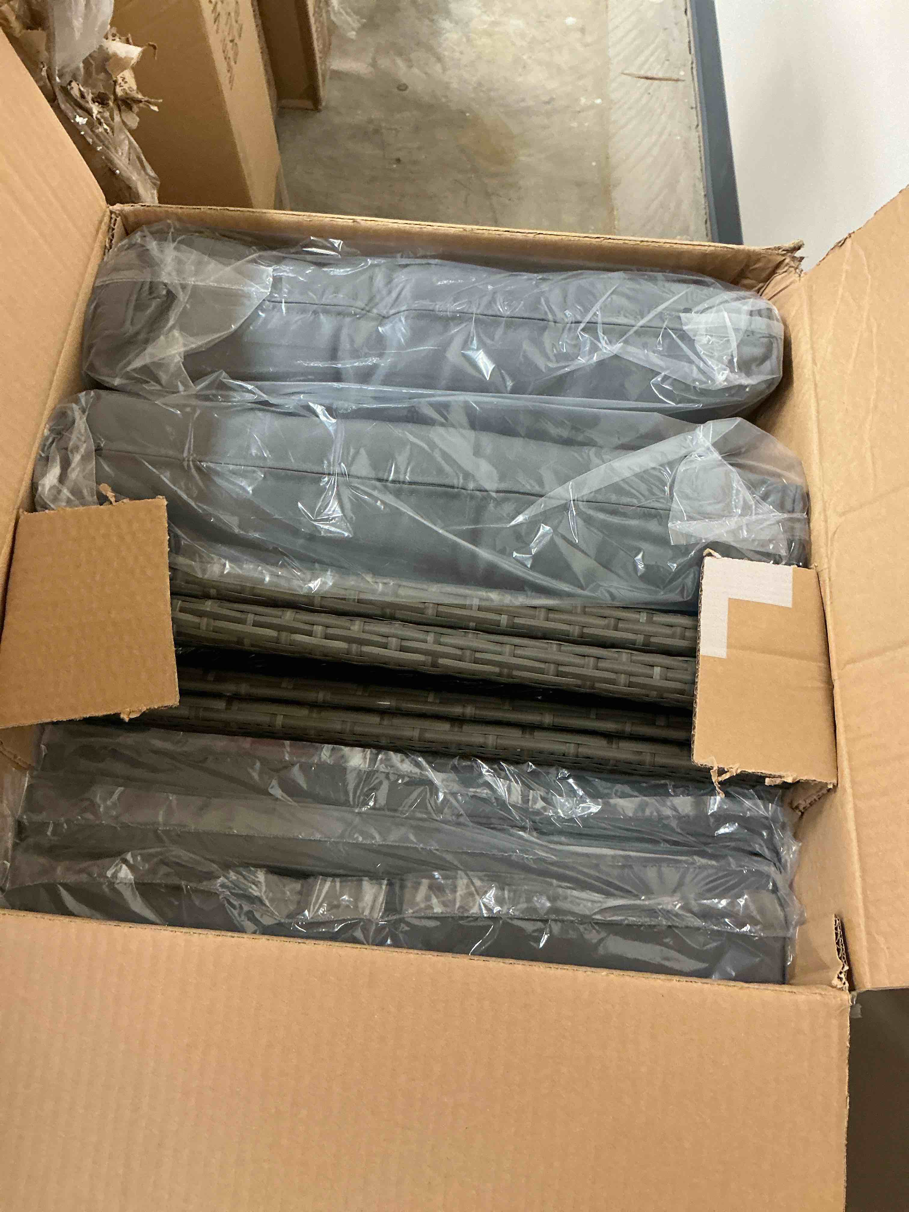 https://s3.amazonaws.com/lotting-images-prod/bidfta/PPE1800238_1760471277820.jpeg