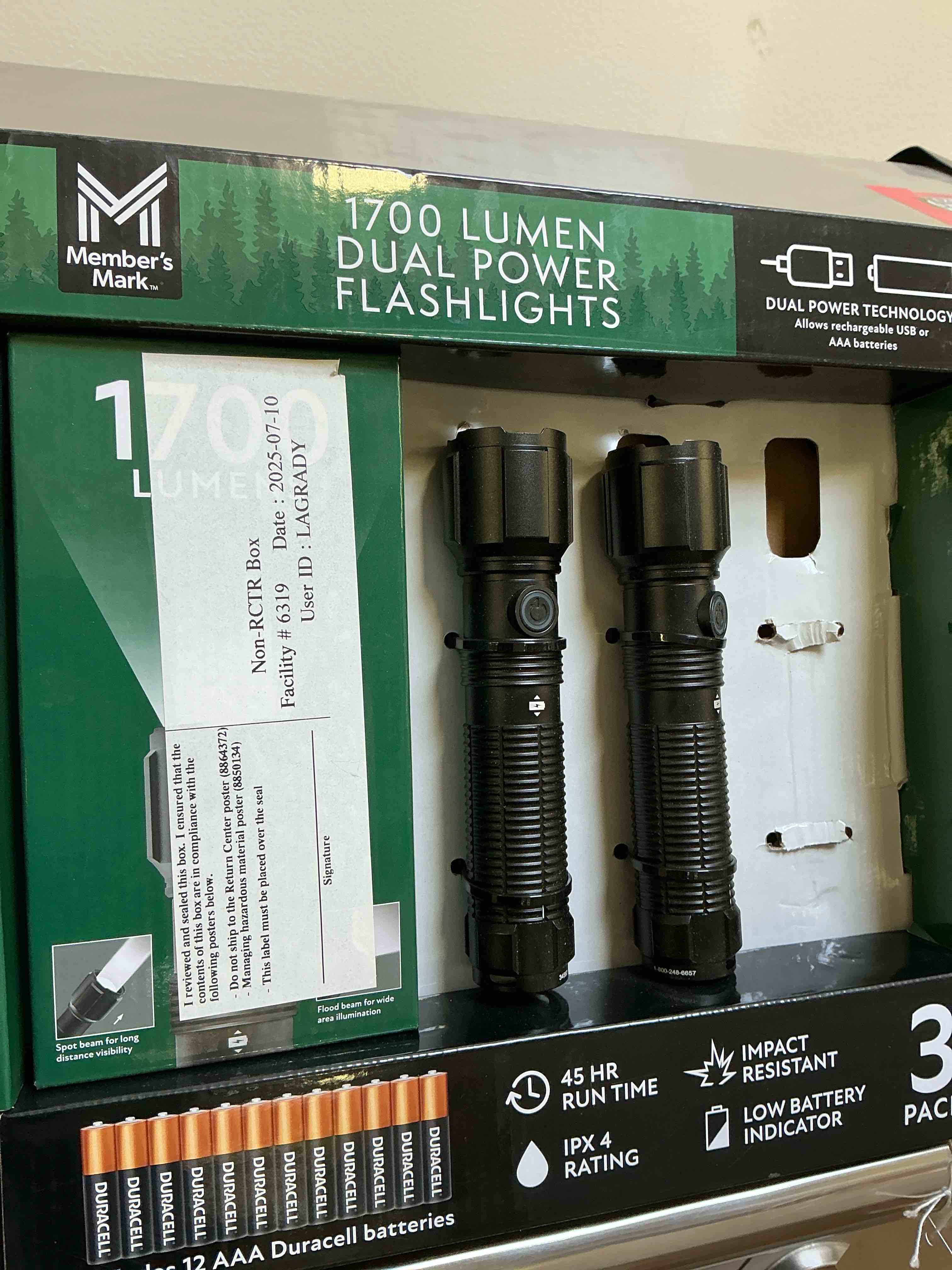 1700 lumen dual power flashlight (incomplete) ( pick up and the cage)