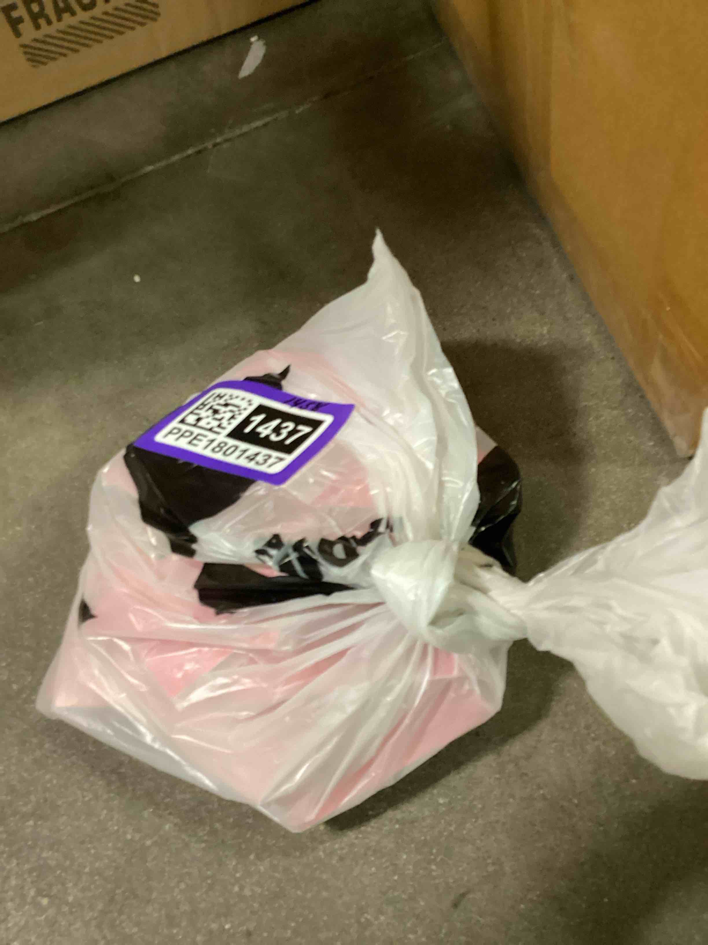 https://s3.amazonaws.com/lotting-images-prod/bidfta/PPE1801437_1751049960175.jpeg