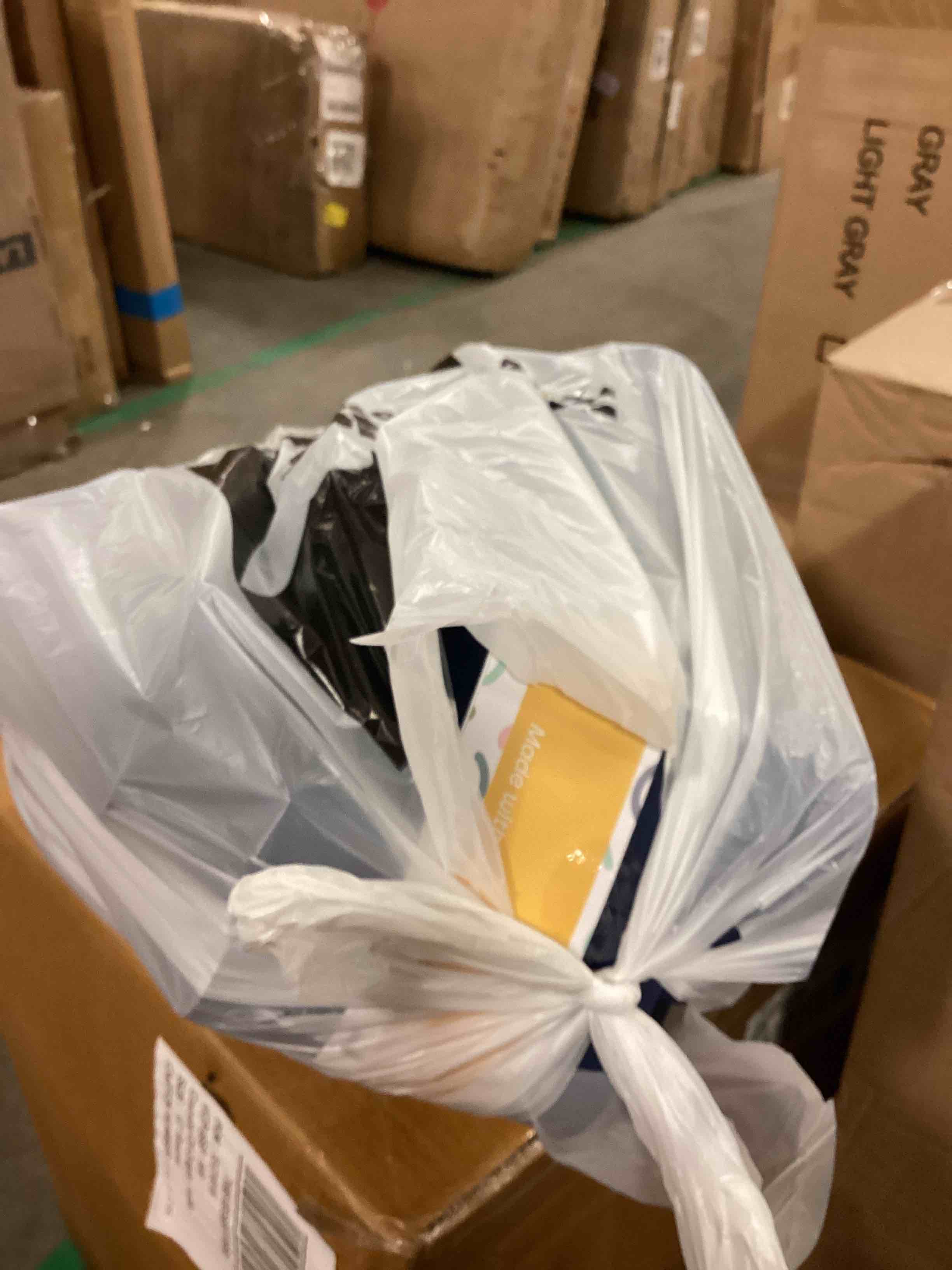 https://s3.amazonaws.com/lotting-images-prod/bidfta/PPE1801457_1750973739601.jpeg