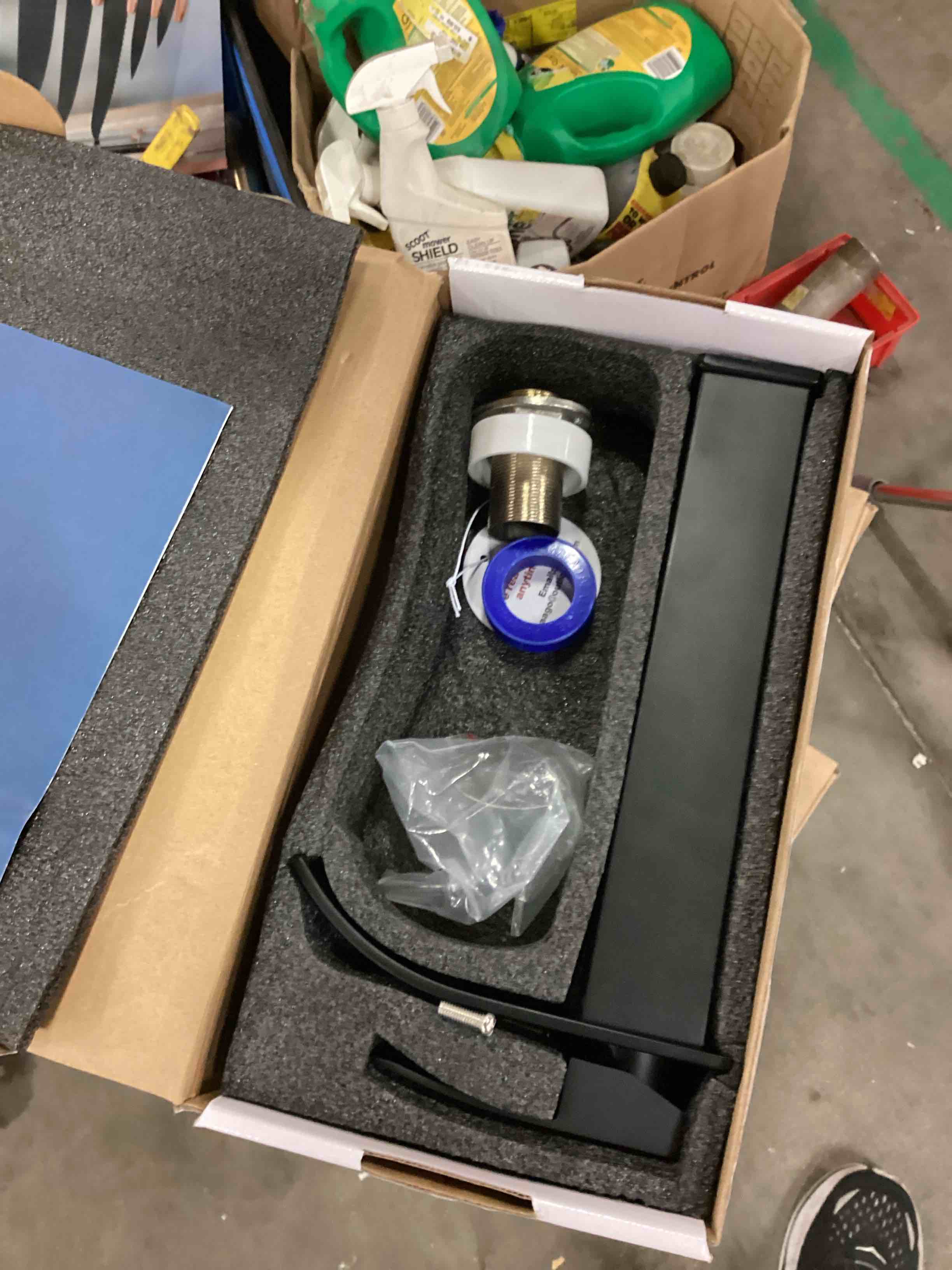 https://s3.amazonaws.com/lotting-images-prod/bidfta/PPE1801821_1751902302247.jpeg