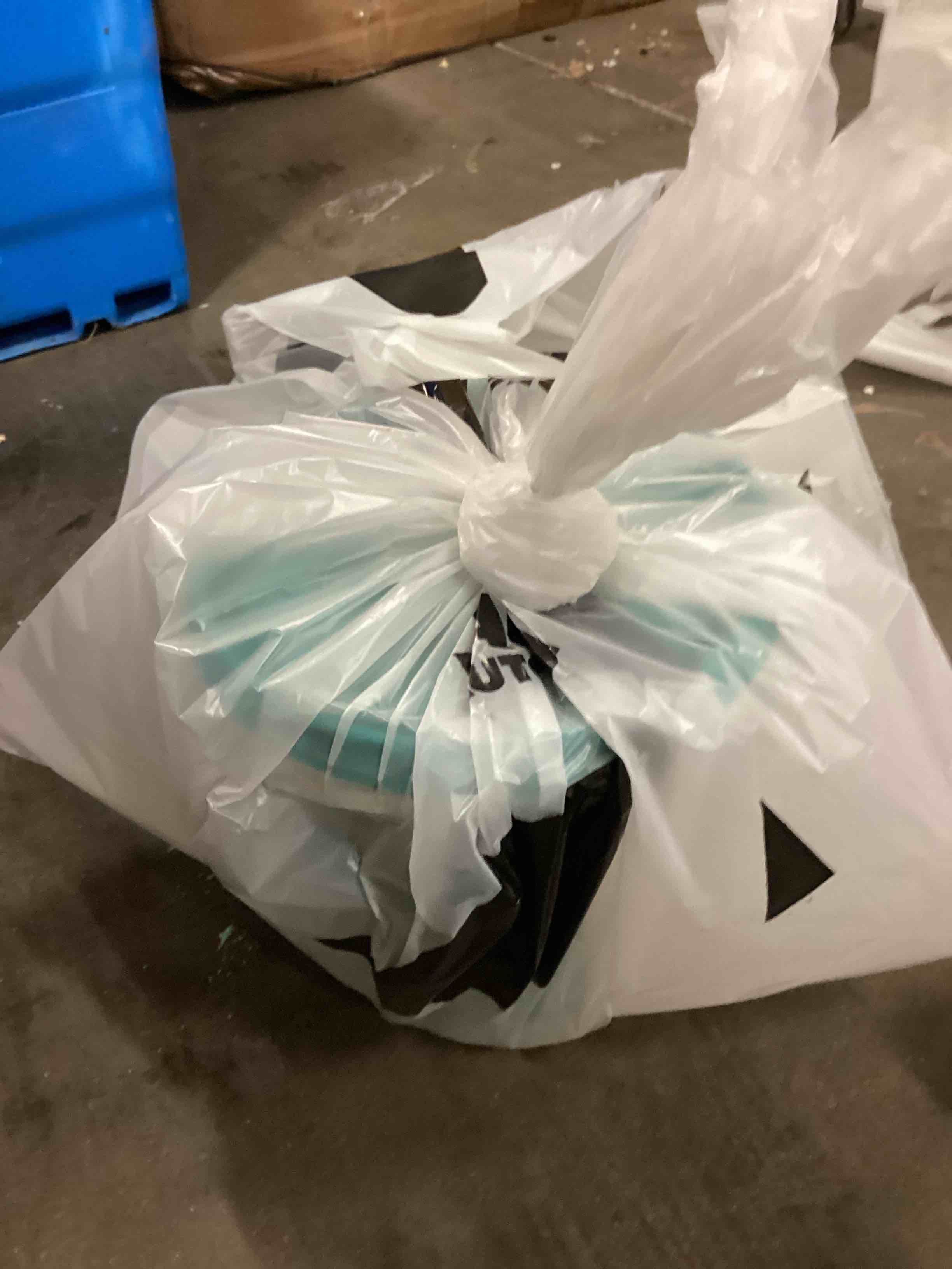 https://s3.amazonaws.com/lotting-images-prod/bidfta/PPE1801901_1751906437198.jpeg