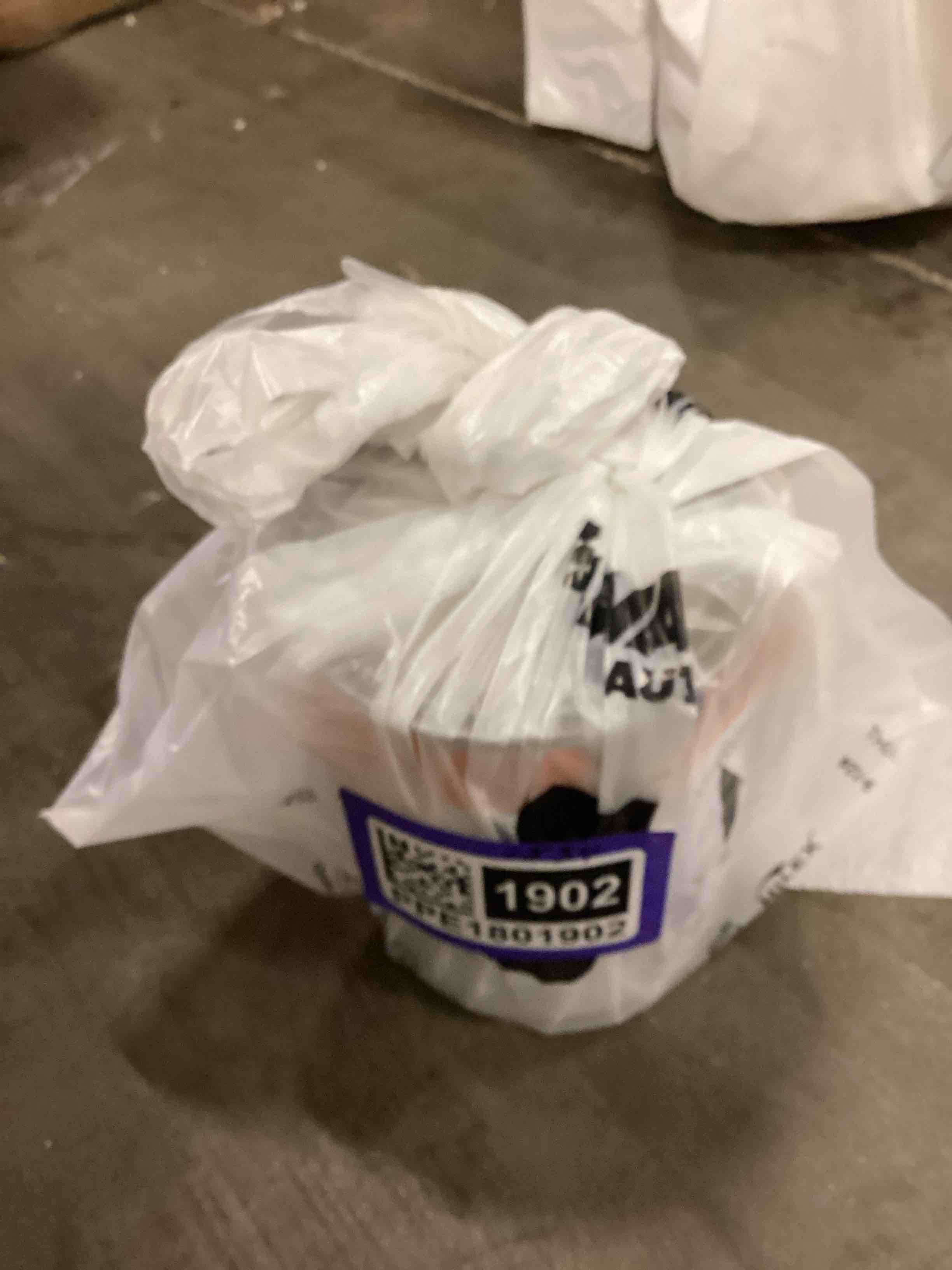 https://s3.amazonaws.com/lotting-images-prod/bidfta/PPE1801902_1751906509300.jpeg