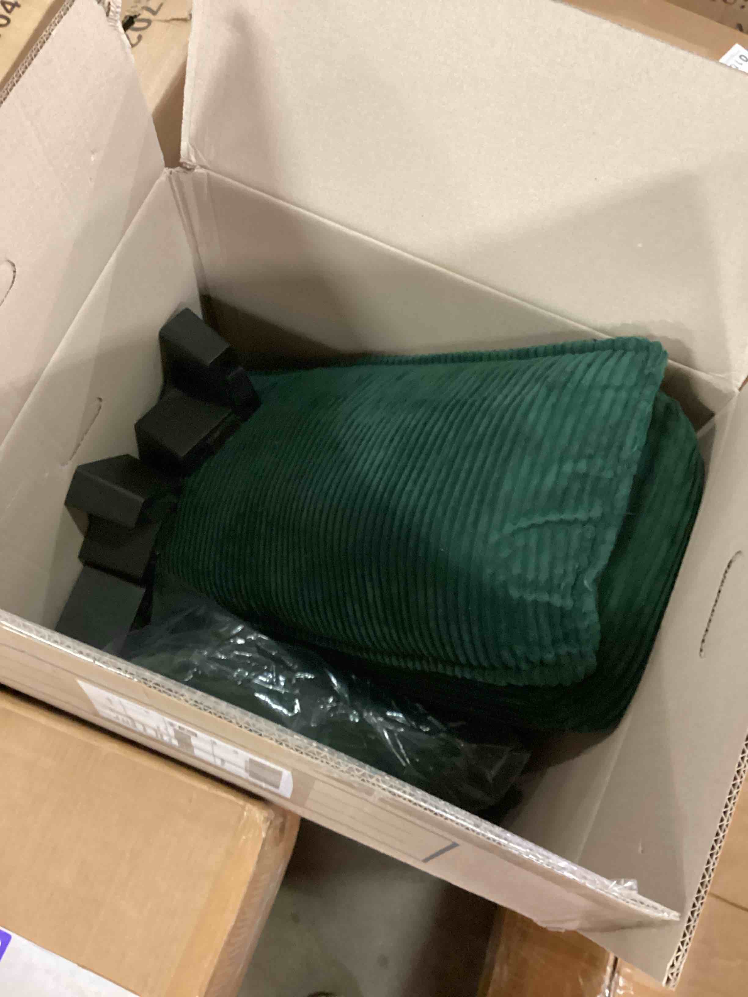 https://s3.amazonaws.com/lotting-images-prod/bidfta/PPE1801999_1753280142691.jpeg