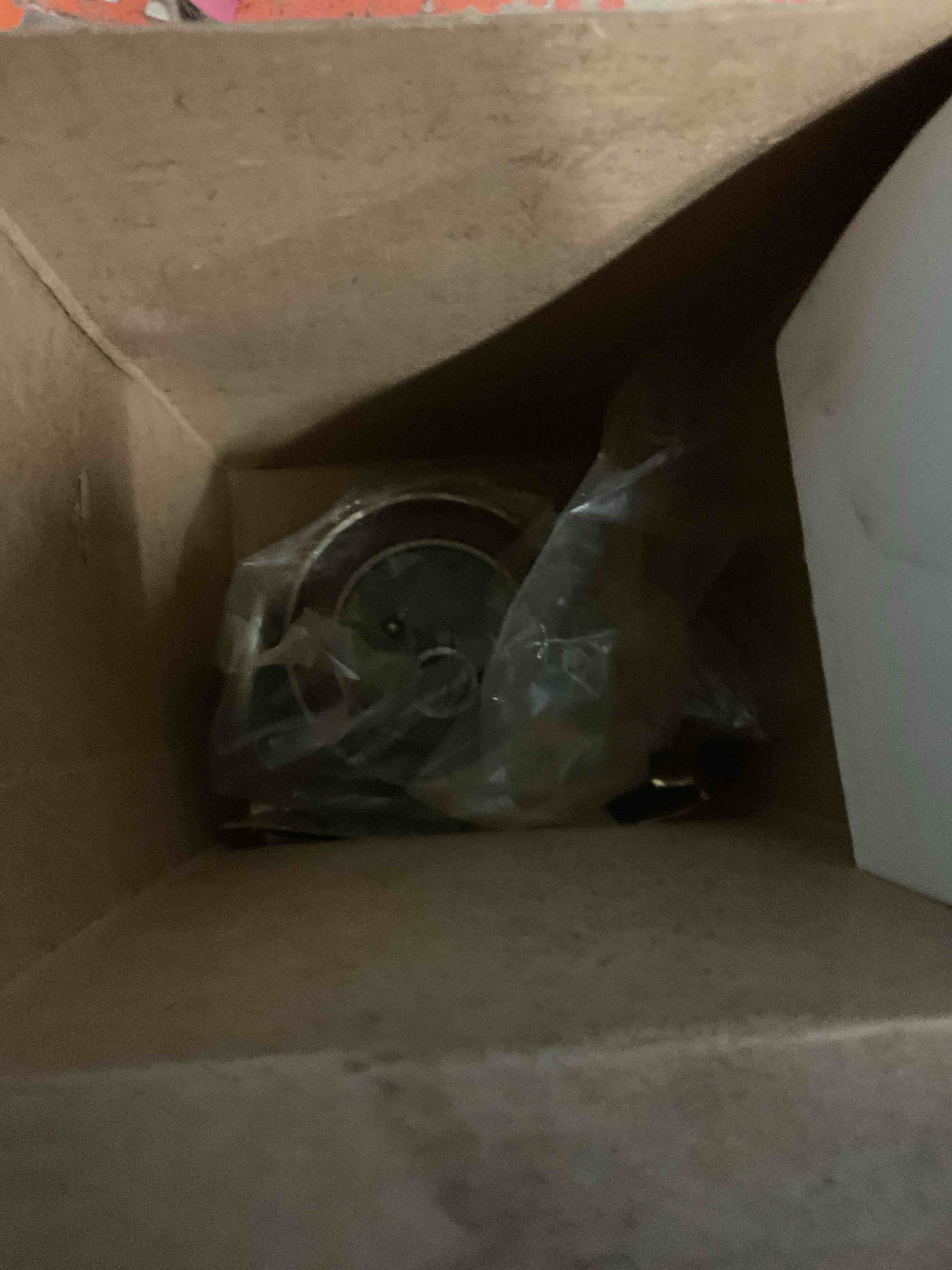 https://s3.amazonaws.com/lotting-images-prod/bidfta/PPE1802137_1753902271806.jpeg