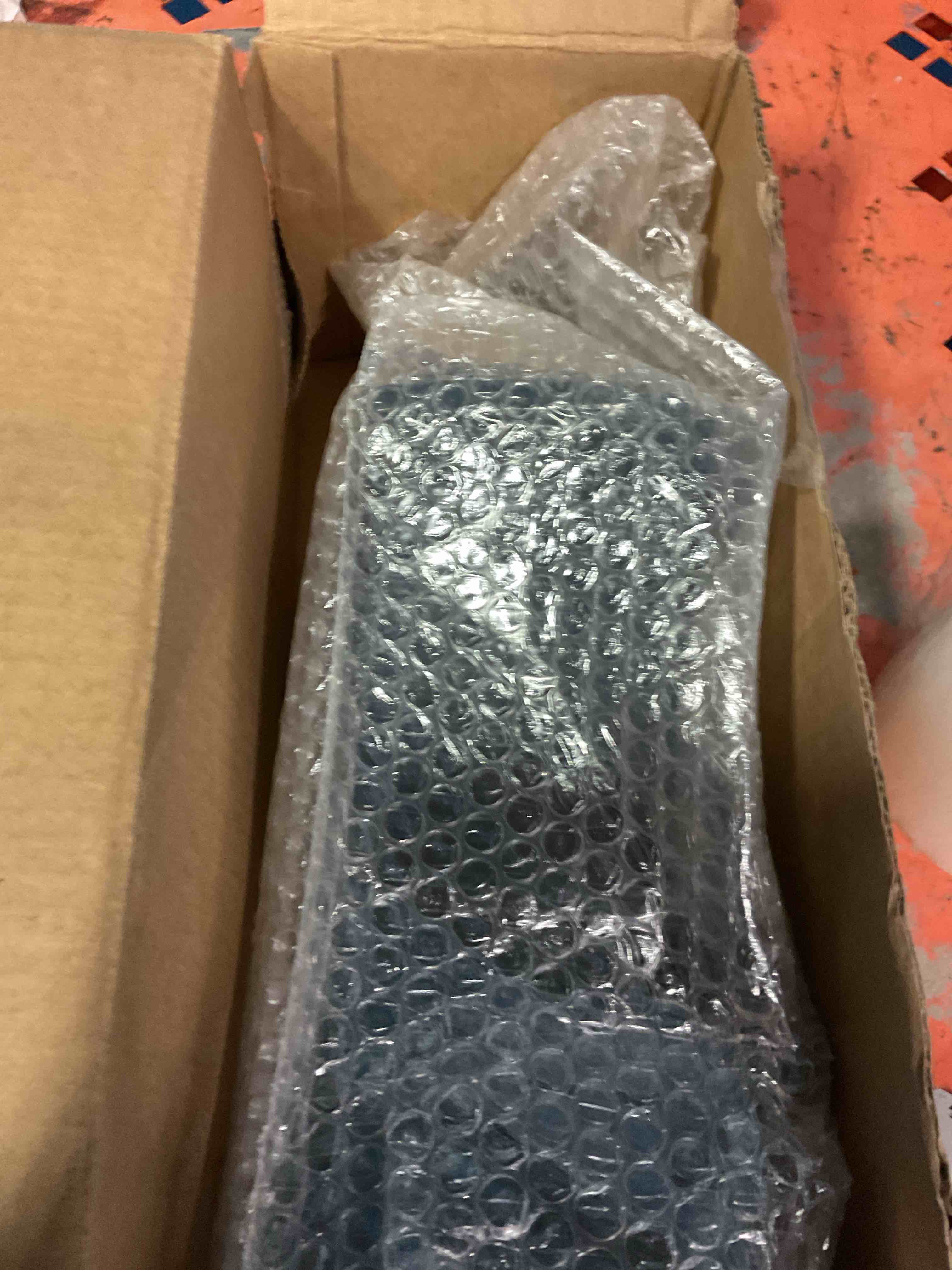 https://s3.amazonaws.com/lotting-images-prod/bidfta/PPE1802138_1753902360475.jpeg