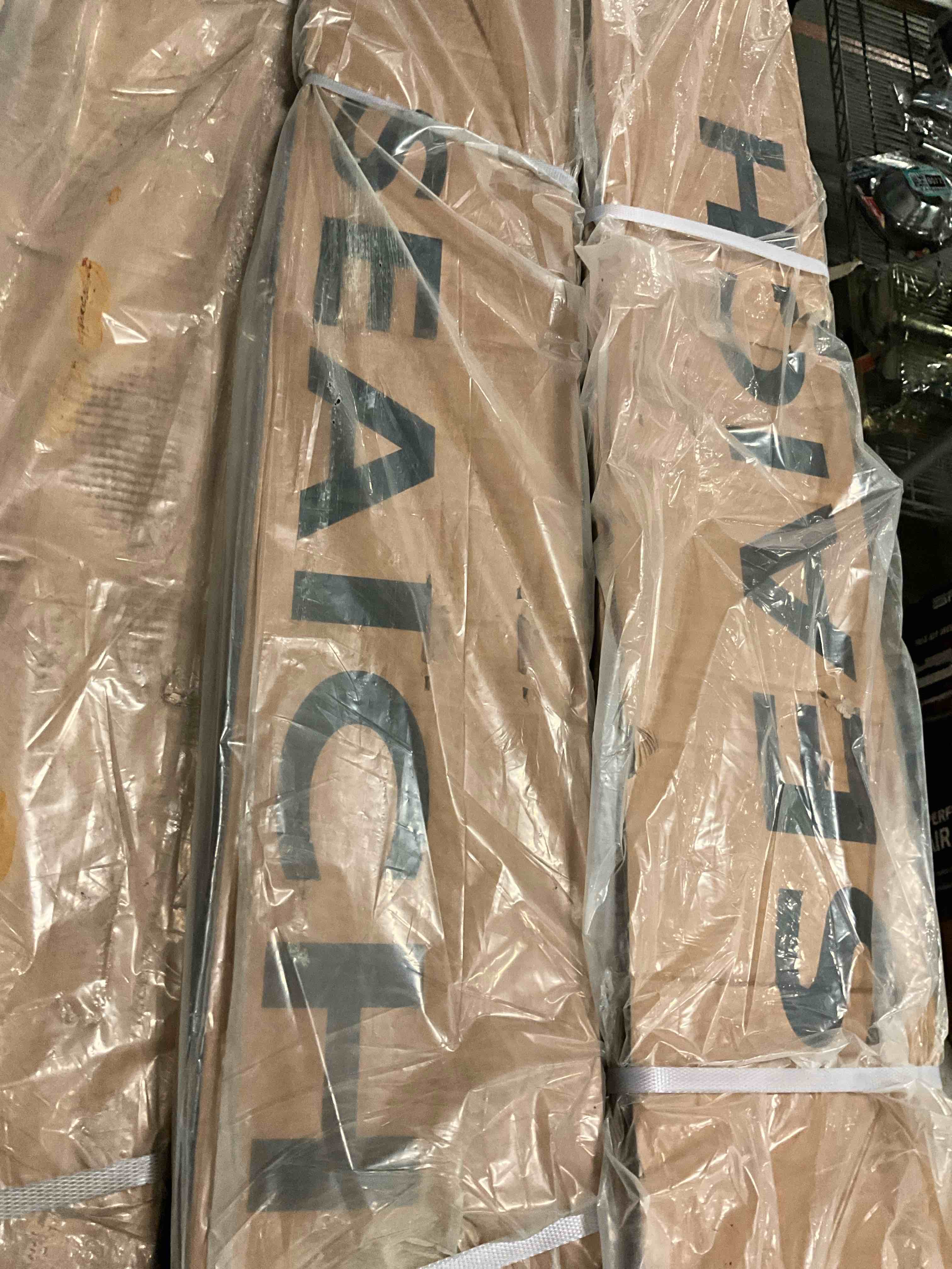 https://s3.amazonaws.com/lotting-images-prod/bidfta/PPE1802196_1754320370777.jpeg