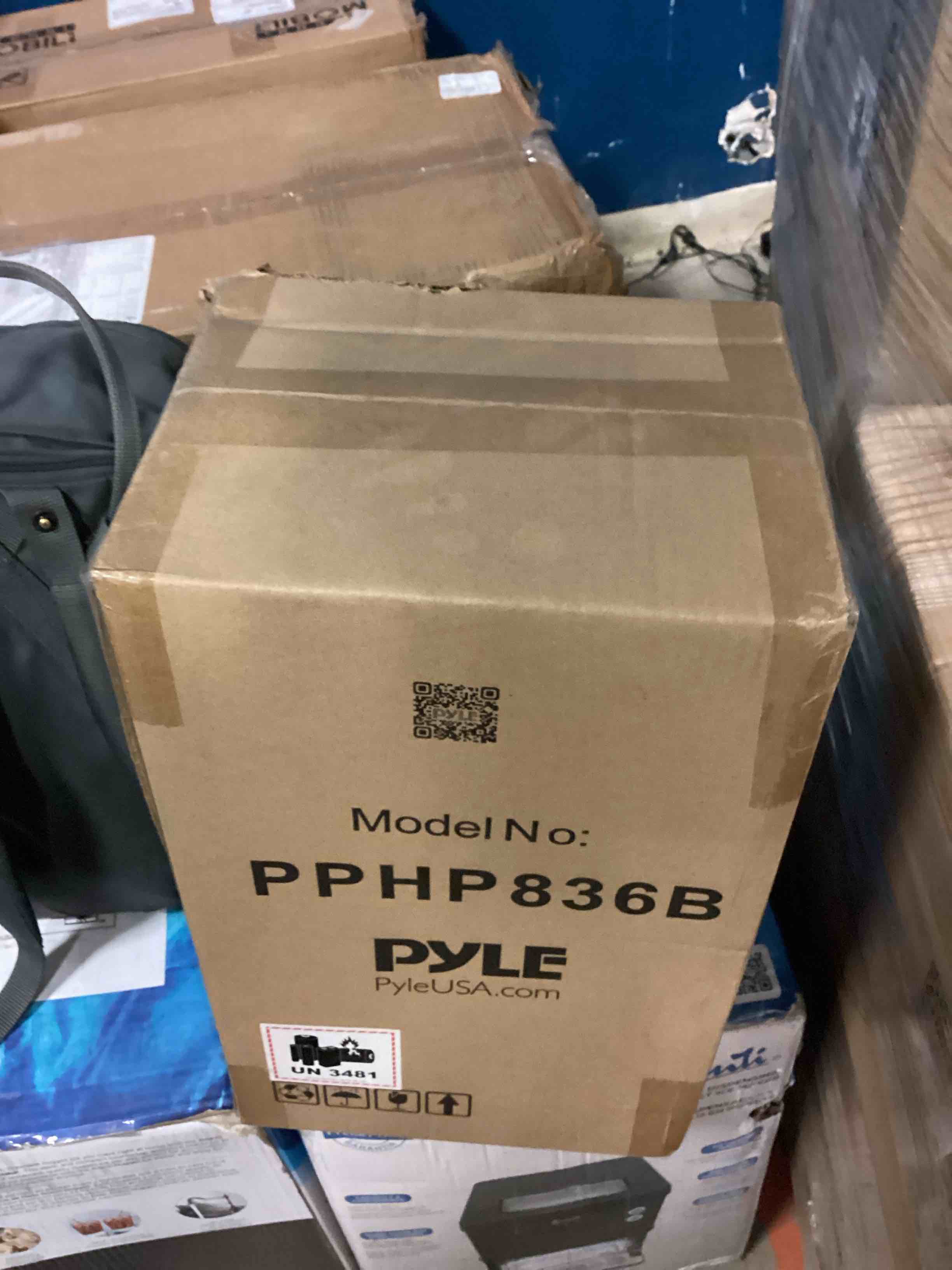 https://s3.amazonaws.com/lotting-images-prod/bidfta/PPE1802216_1756839795964.jpeg