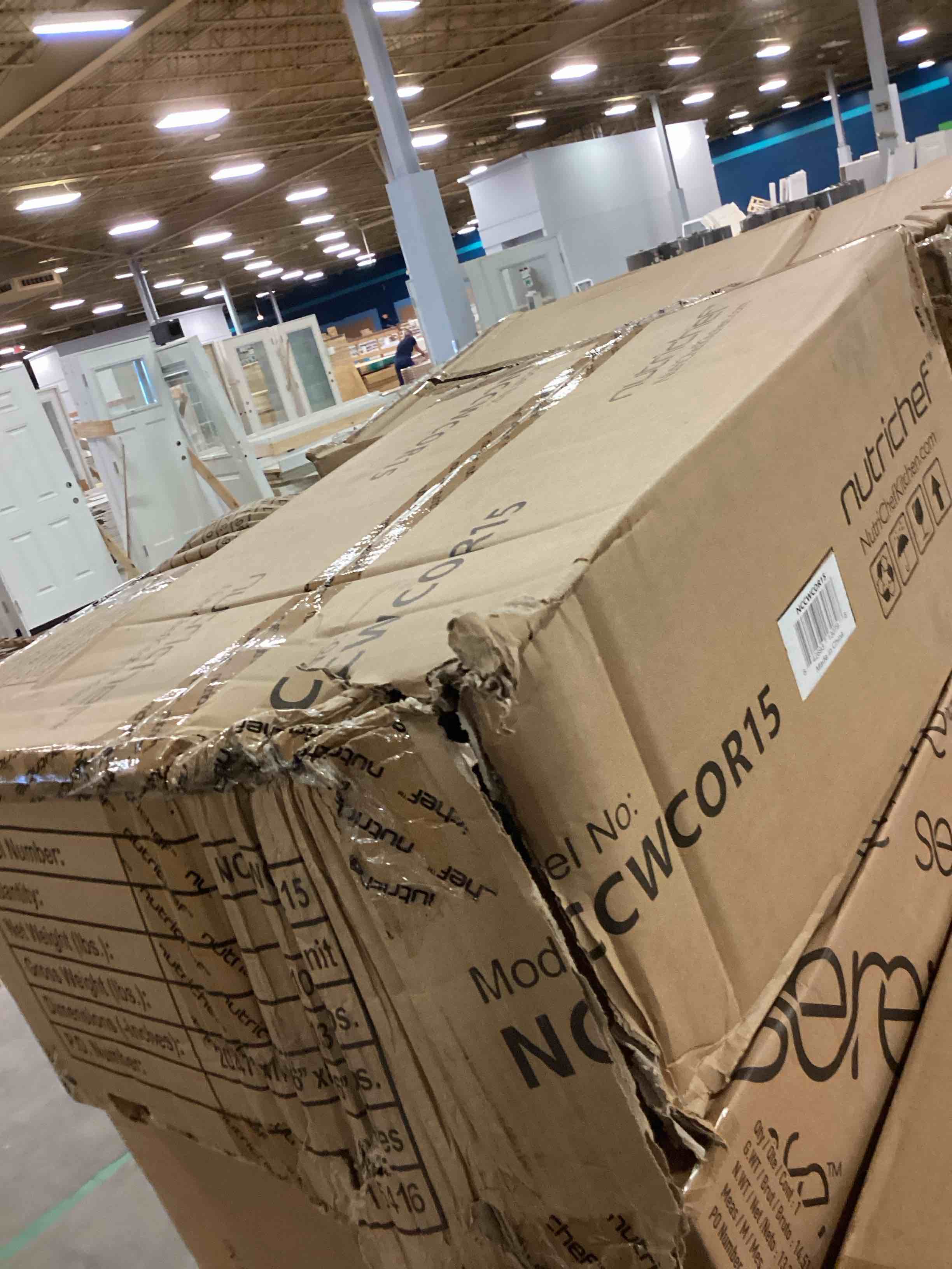 https://s3.amazonaws.com/lotting-images-prod/bidfta/PPE1802230_1756843265799.jpeg