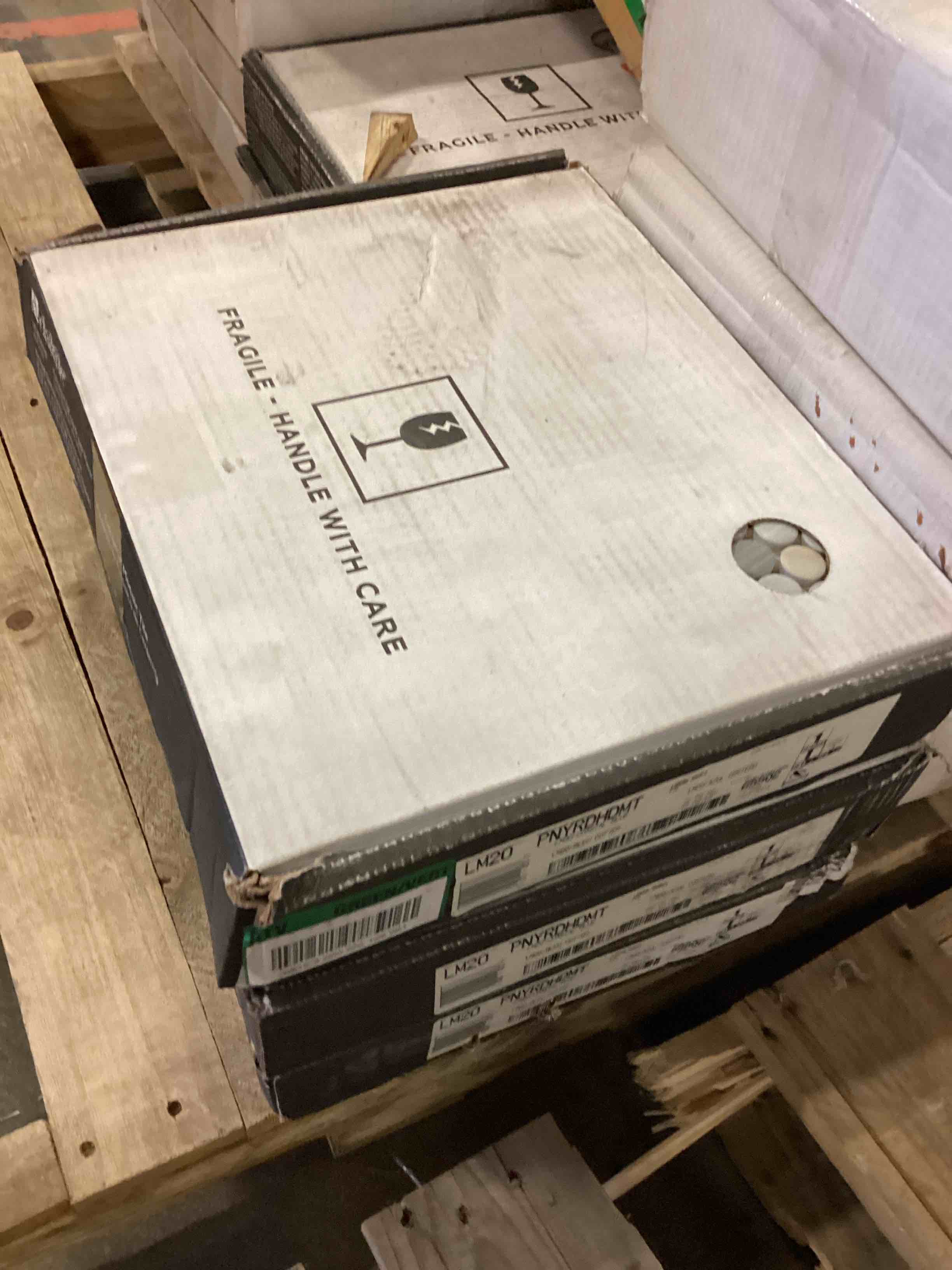 https://s3.amazonaws.com/lotting-images-prod/bidfta/PPE1802424_1757345394539.jpeg