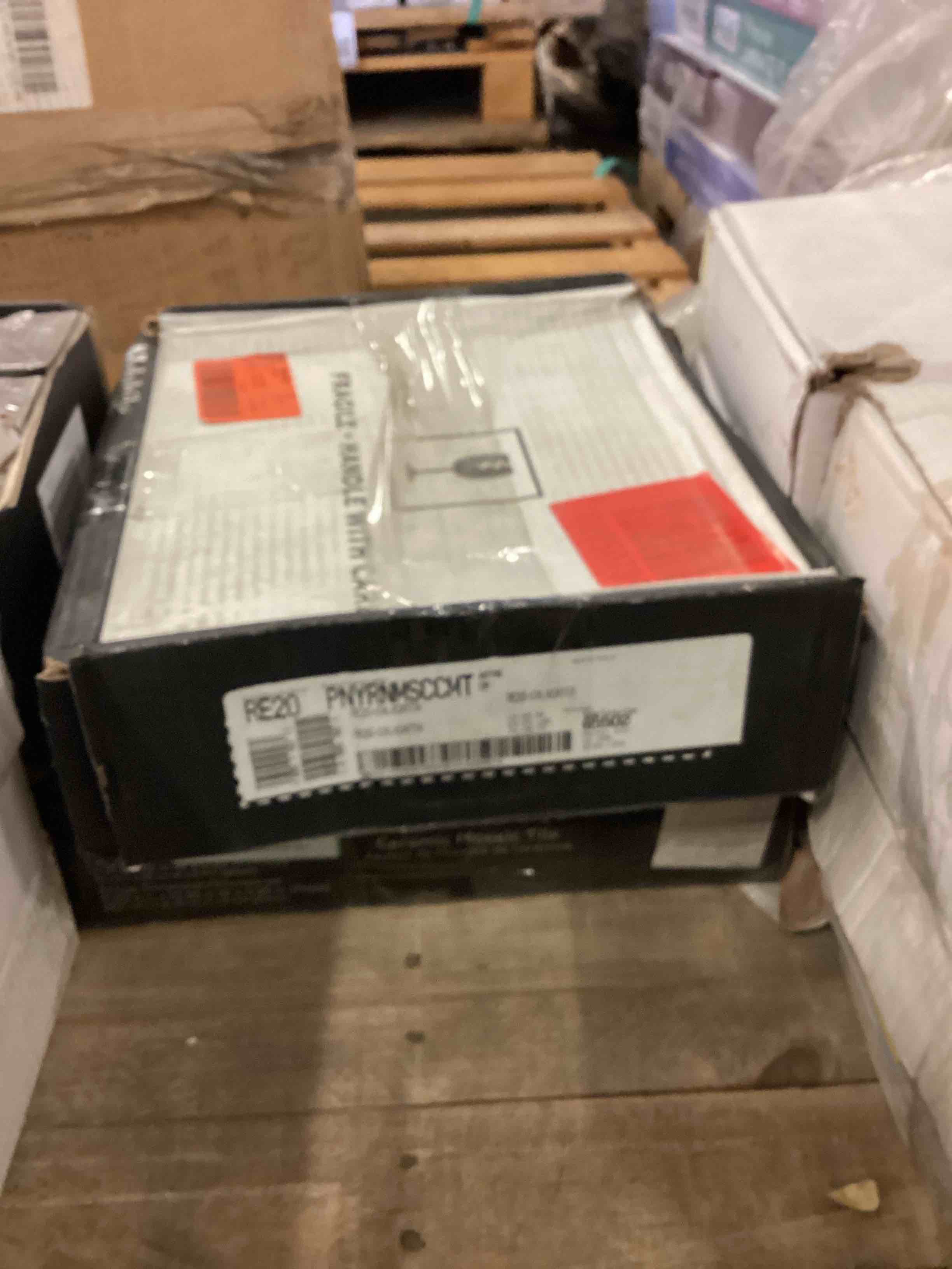 https://s3.amazonaws.com/lotting-images-prod/bidfta/PPE1802426_1757346130473.jpeg