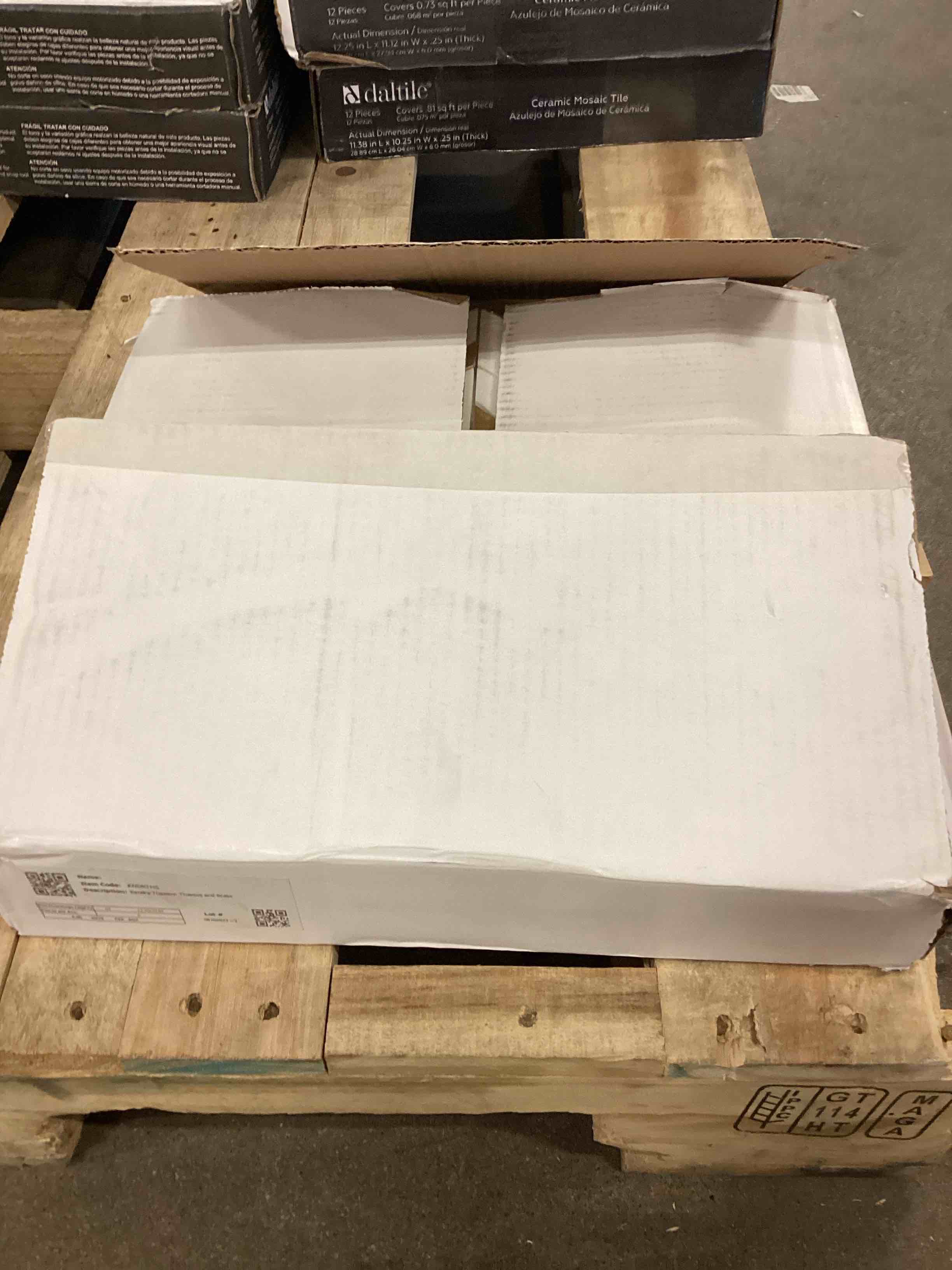 https://s3.amazonaws.com/lotting-images-prod/bidfta/PPE1802427_1757353601525.jpeg