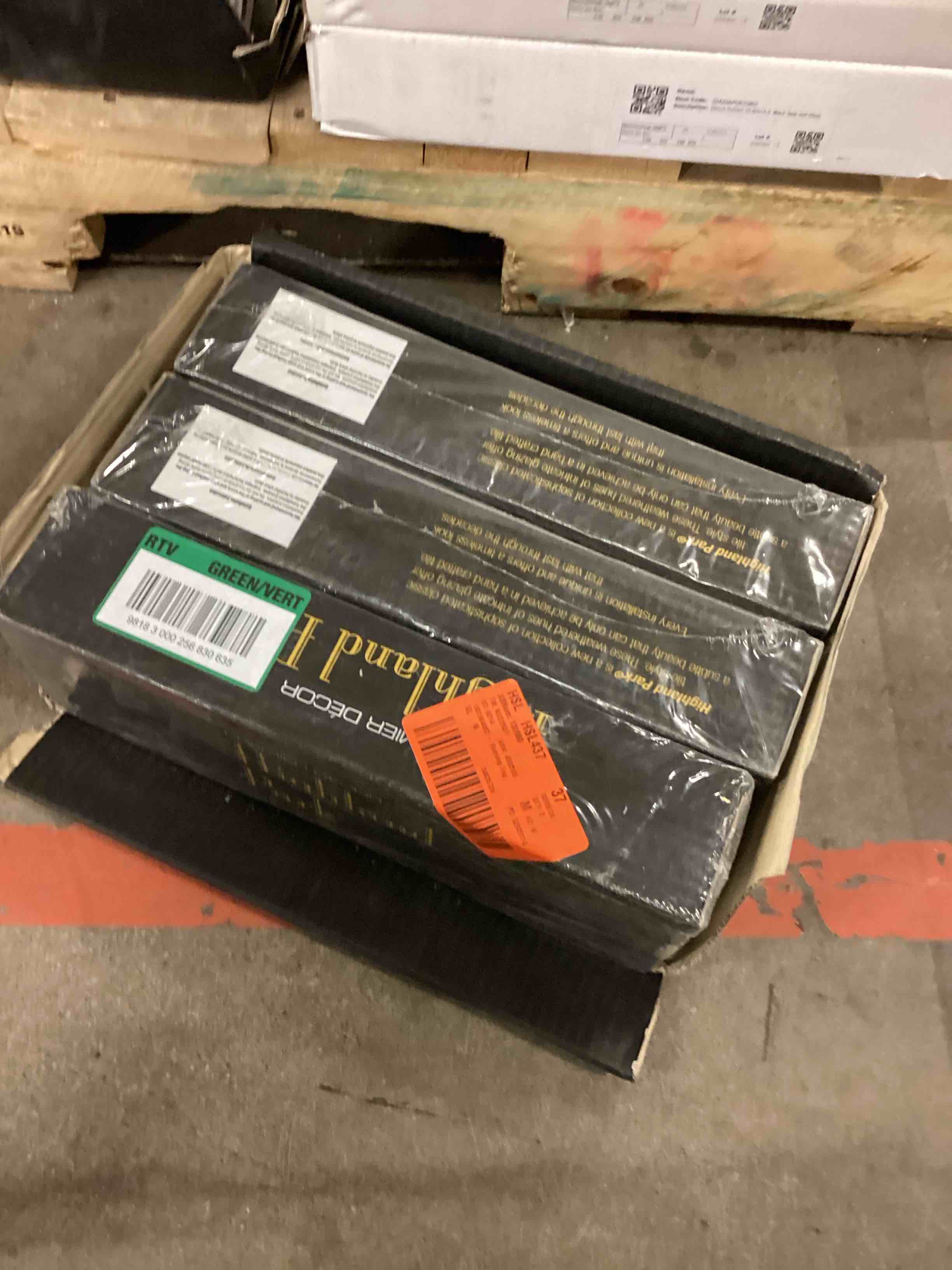 https://s3.amazonaws.com/lotting-images-prod/bidfta/PPE1802429_1757355521243.jpeg