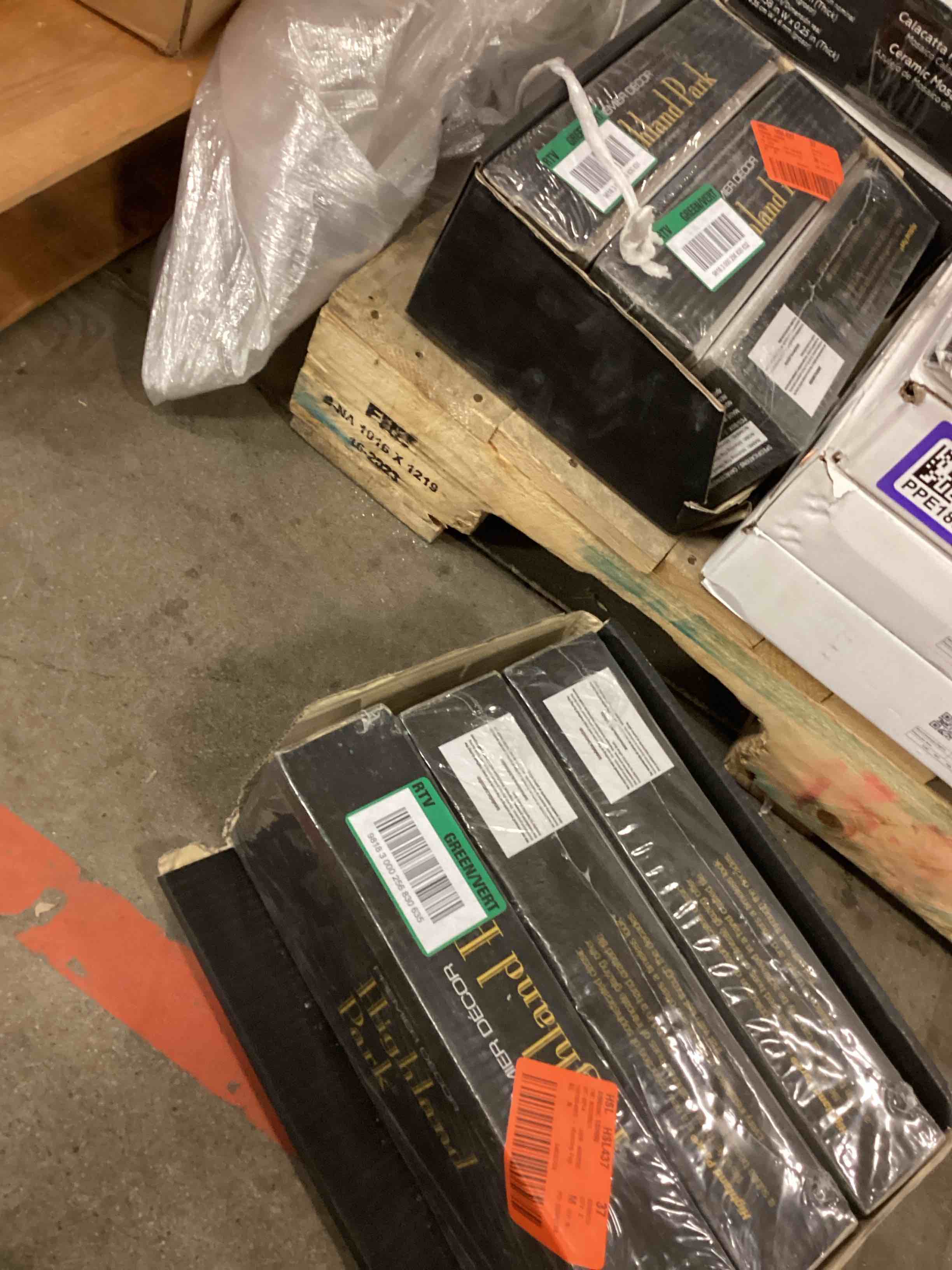 https://s3.amazonaws.com/lotting-images-prod/bidfta/PPE1802429_1757355523795.jpeg