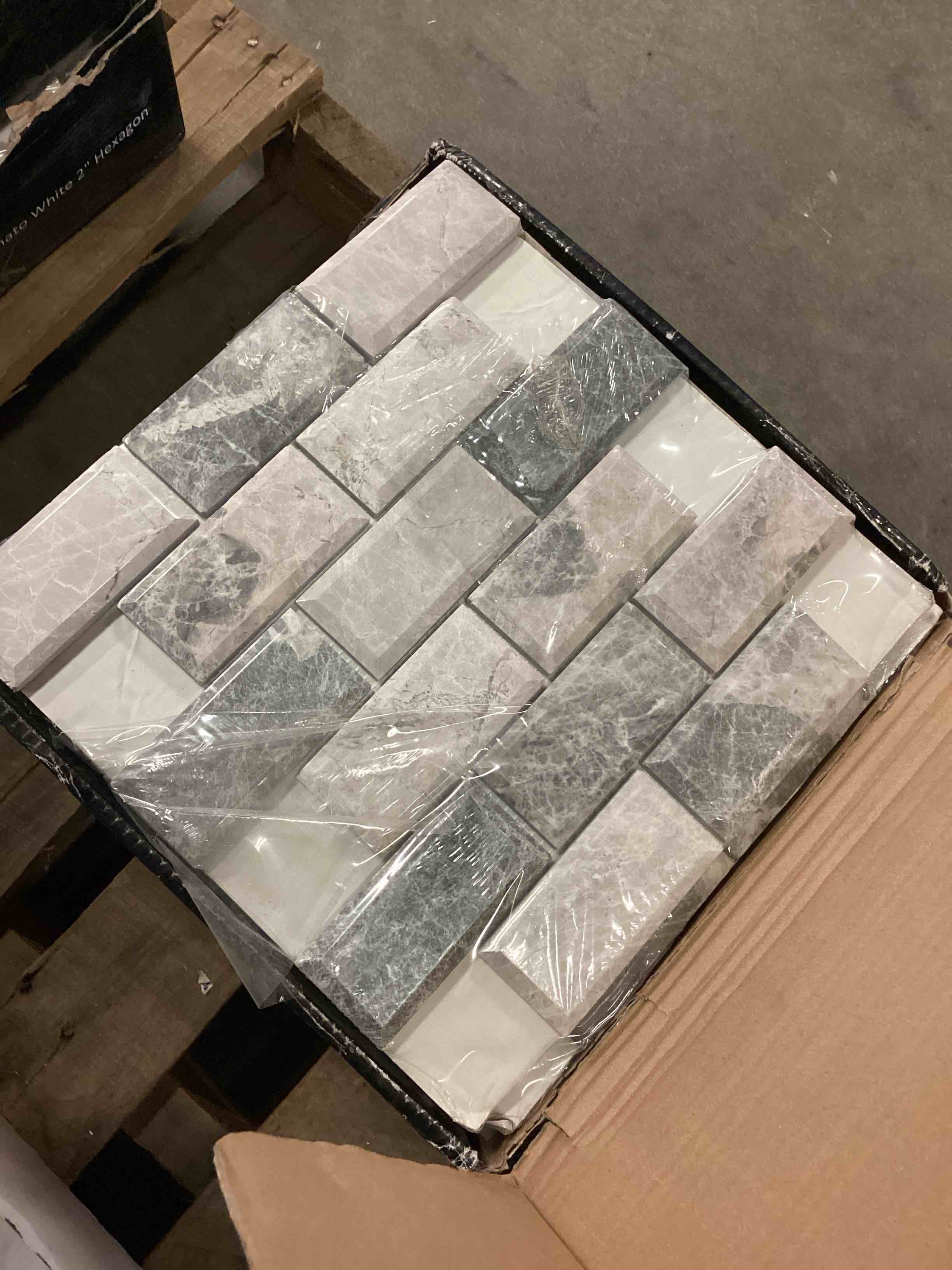 https://s3.amazonaws.com/lotting-images-prod/bidfta/PPE1802432_1757356420554.jpeg