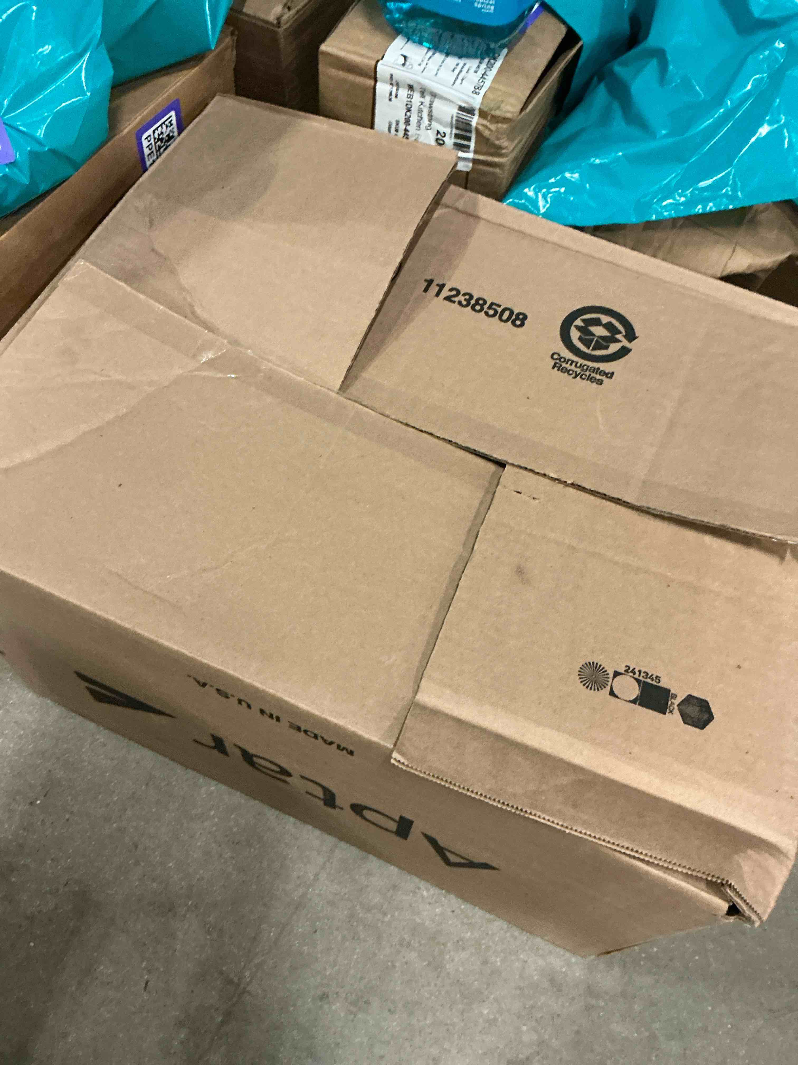https://s3.amazonaws.com/lotting-images-prod/bidfta/PPE1802620_1757428908824.jpeg