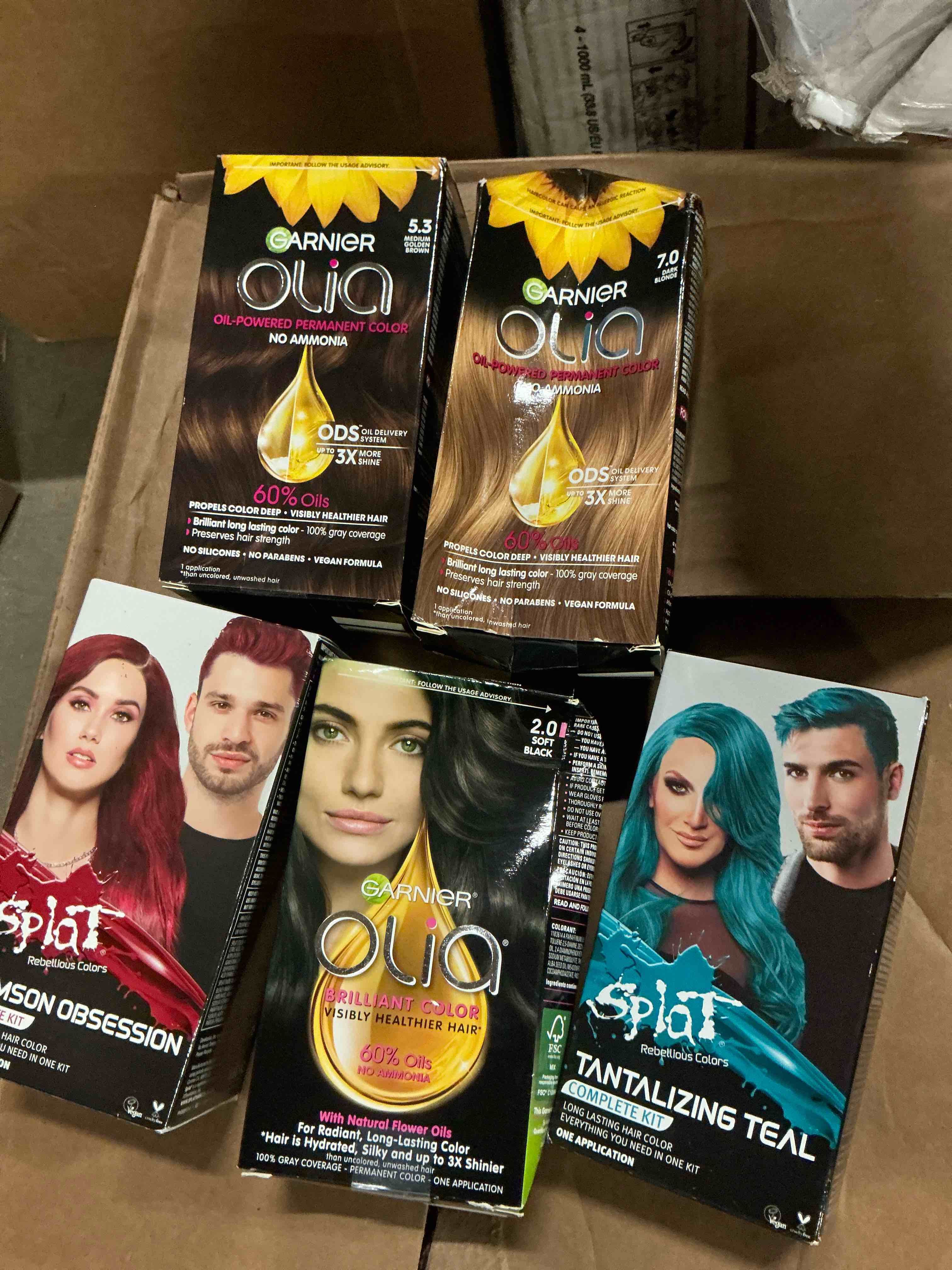 Assortment of hair dyes of different colors (5 pieces)